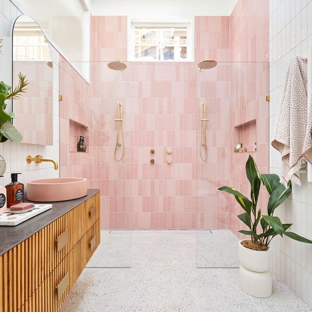 ✨ Pretty in Pink ✨⠀
Jimmy and Tam just know how to create a beautiful space. What did you think of the master ensuite reveals last night? We'd be happy in any of the bathrooms, the reveals just keep getting better and better. ⠀
📷 The Block Shop