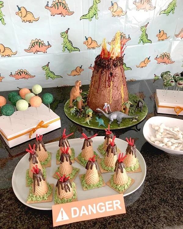 Designing Dinosaur Desserts with 12 Oaks — MiLOWE