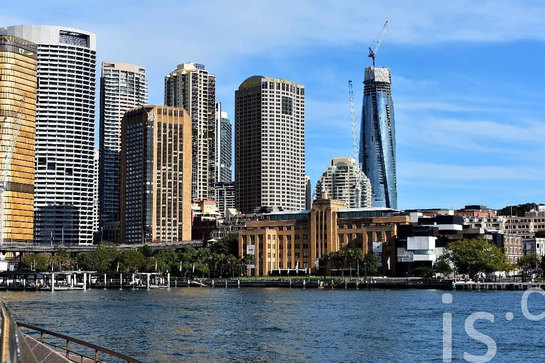 Circular Quay, Sydney, NSW - &copy; Izzac Scott 2020

#sydneylife #cyclinglife #lifeontwowheels #localsightseeing #izzacscottcom