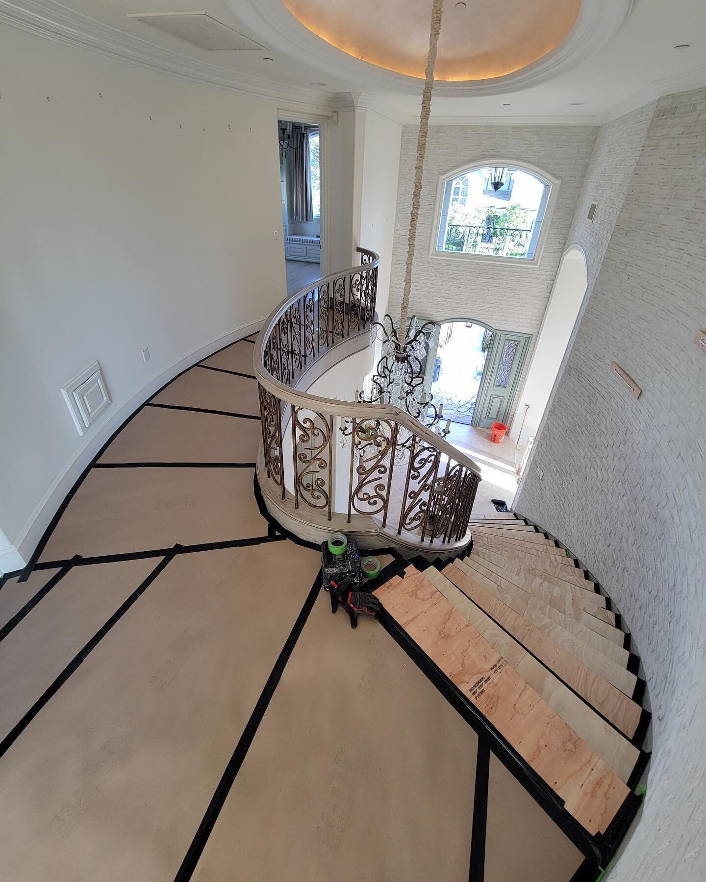 Protecting floors in this beautiful home. New project in progress 🔨👌🏼