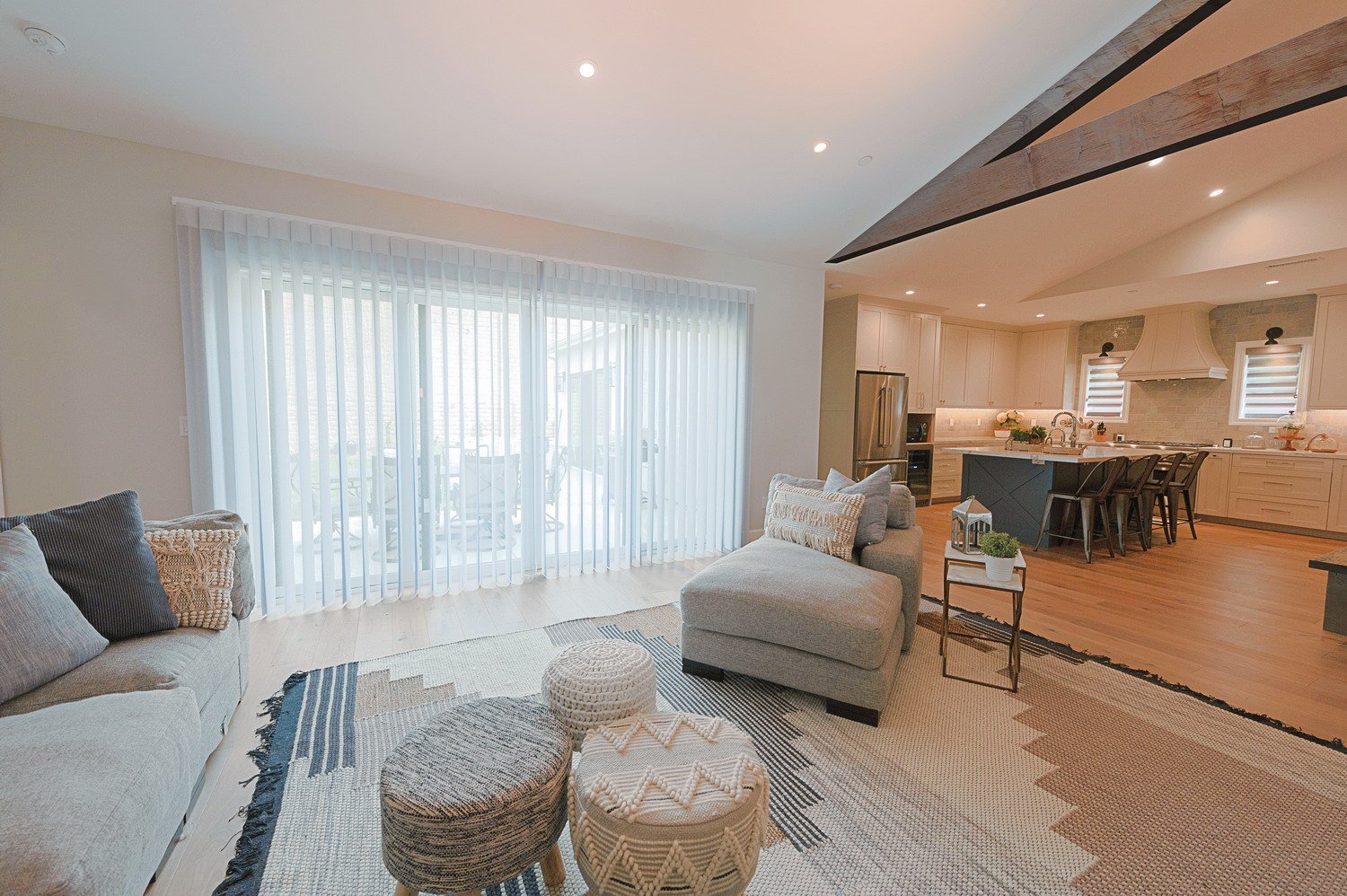 SmartDrape-LivingRm-ACW_2640-BB.jpg