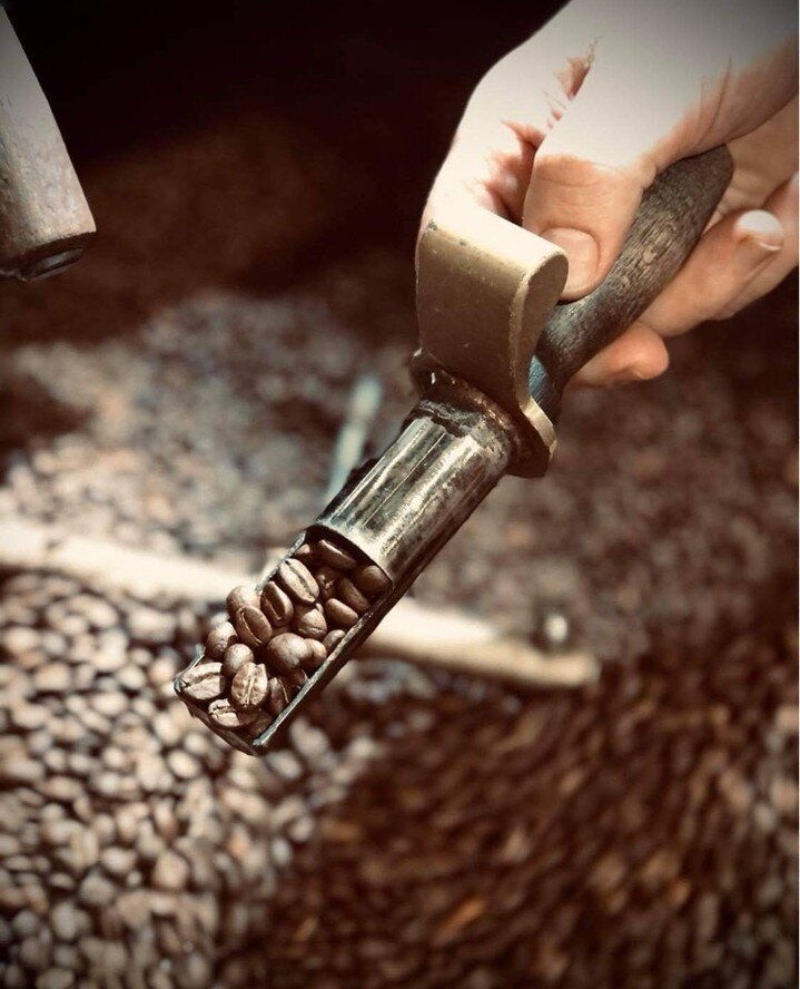 That freshly roasted coffee smell! 😍⁠
⁠
⁠
Did you know that we roast our own coffee!? ⁠
⁠
⁠
⁠
⁠
#extractedivanhoe #coffee #ivanhoecafe #dineinivanhoe #melbournecafe #hungry #delicious​#breakfast #healthylifestyle #supportlocal #brunchinmelbourne #fo