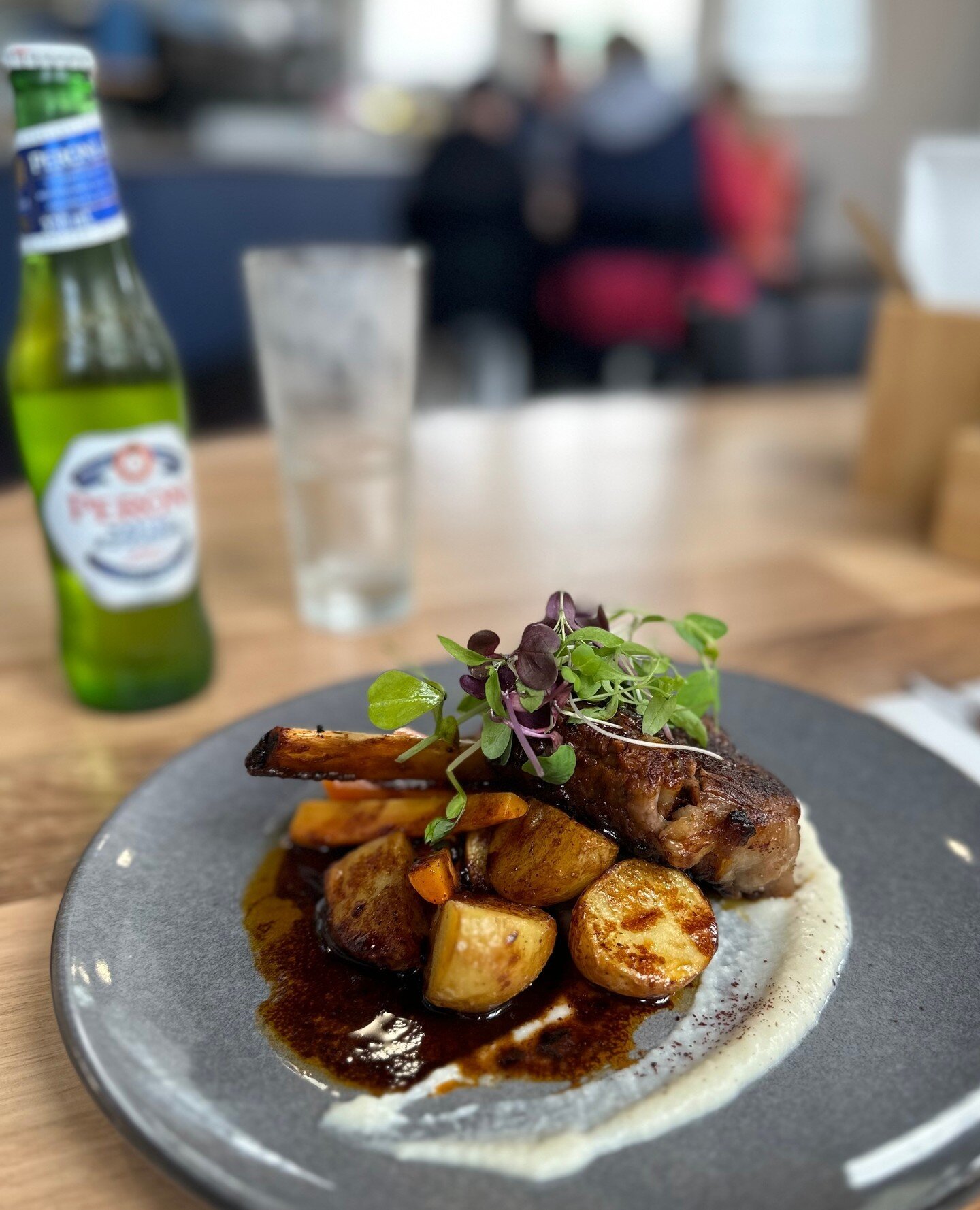 ✨ WEEKEND SPECIAL! ✨ Braised Rib Eye served with Roasted Chat Potatoes, Butter Basted Dutch Carrots, Cauliflower Puree &amp; Red Wine Jus!⁠
⁠
⁠
⁠
⁠
#extractedivanhoe #coffee #ivanhoecafe #dineinivanhoe #melbournecafe #hungry #delicious​#breakfast #he