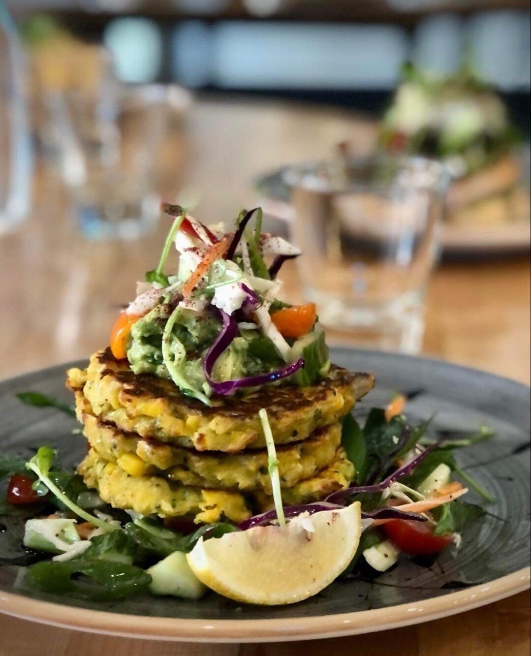 Our Corn Fritters topped with avocado, tomato salsa and housemade balsamic glaze! 🤩⁠
⁠
⁠
⁠
#extractedivanhoe #coffee #ivanhoecafe #dineinivanhoe #melbournecafe #hungry #delicious​#breakfast #healthylifestyle #supportlocal #brunchinmelbourne #foodieg