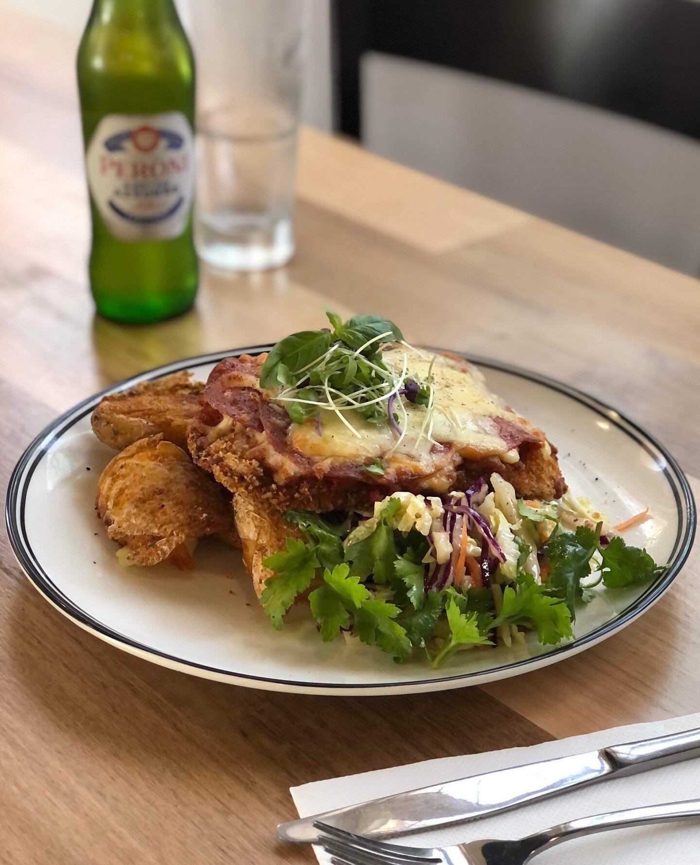 ✨ WEEKEND SPECIAL! ✨ Chicken &amp; Pepperoni Parma with Roasted Kipfler Potatoes &amp; Mixed Herb Coleslaw!⁠
⁠
⁠
⁠
⁠
#extractedivanhoe #coffee #ivanhoecafe #dineinivanhoe #melbournecafe #hungry #delicious​#breakfast #healthylifestyle #supportlocal #b