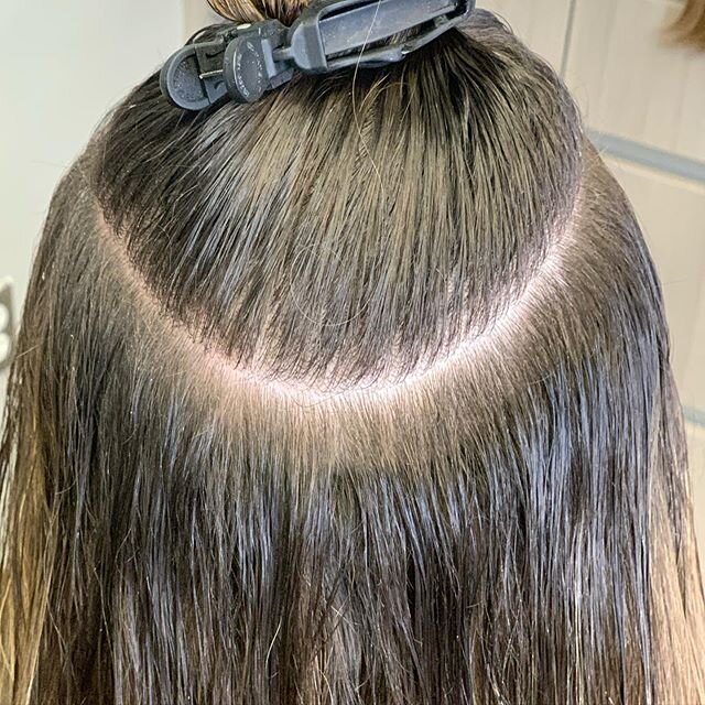 It&rsquo;s all about the placement with NBR!
This method allows you place hair where it&rsquo;s needed!
*fill in the those short layers
*create fullness *fill in week areas *or will it just not grow 
Customized layout with the shape of your head is w