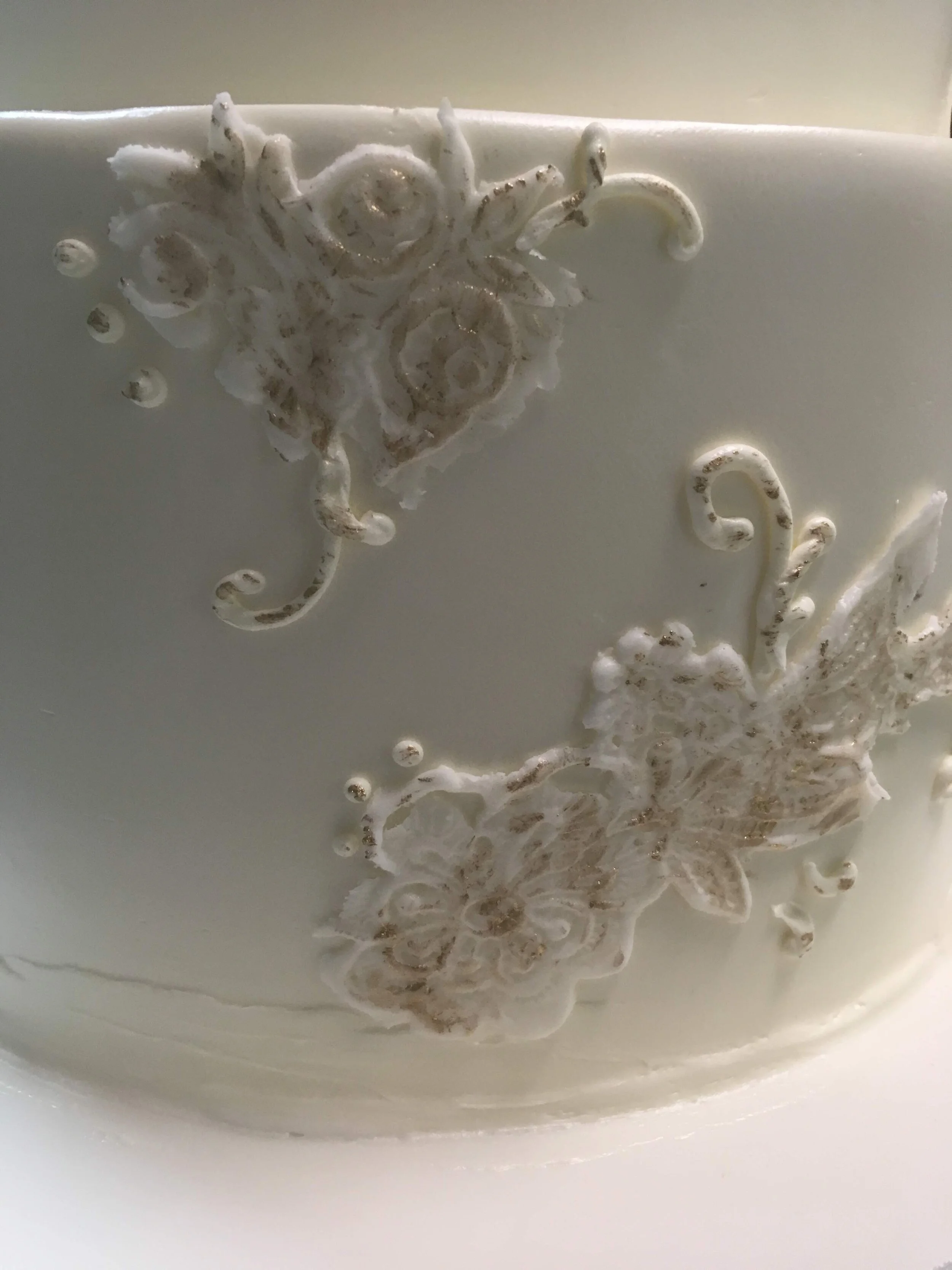 Lace with Light Gold Brush 