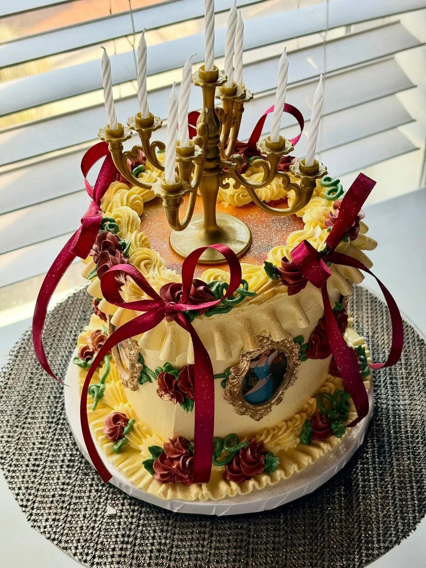 Made this cake for the Belle in my family ❤️ Beauty and the Beast cake with edible images, fondant pieces and lots of glitter 💛
.
#beautyandthebeast #beautyandthebeastcake #disneycake #cakeinstagram #cake #chicagobaker #supportsmallbusiness