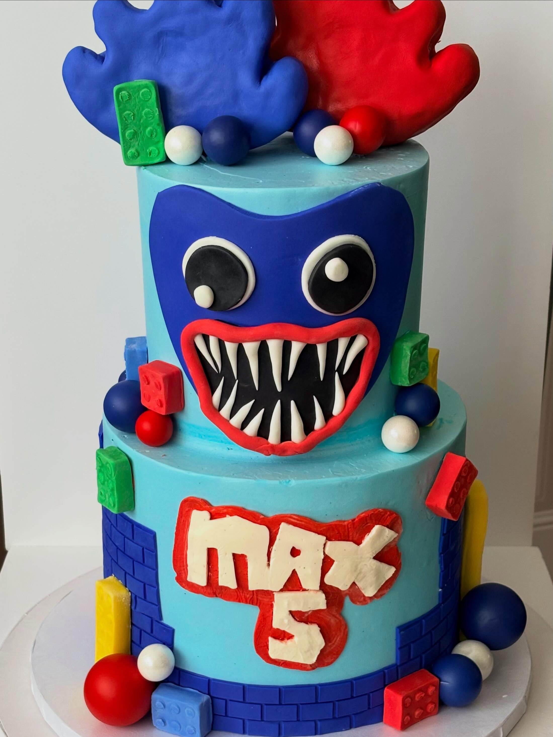 Poppy Playtime, Five Nights at Freddy&rsquo;s, and Roblox themes for these cakes 🎮❤️💙🤎 

#poppyplaytimecake #fivenightsatfreddyscake #videogamecake #chicagobaker