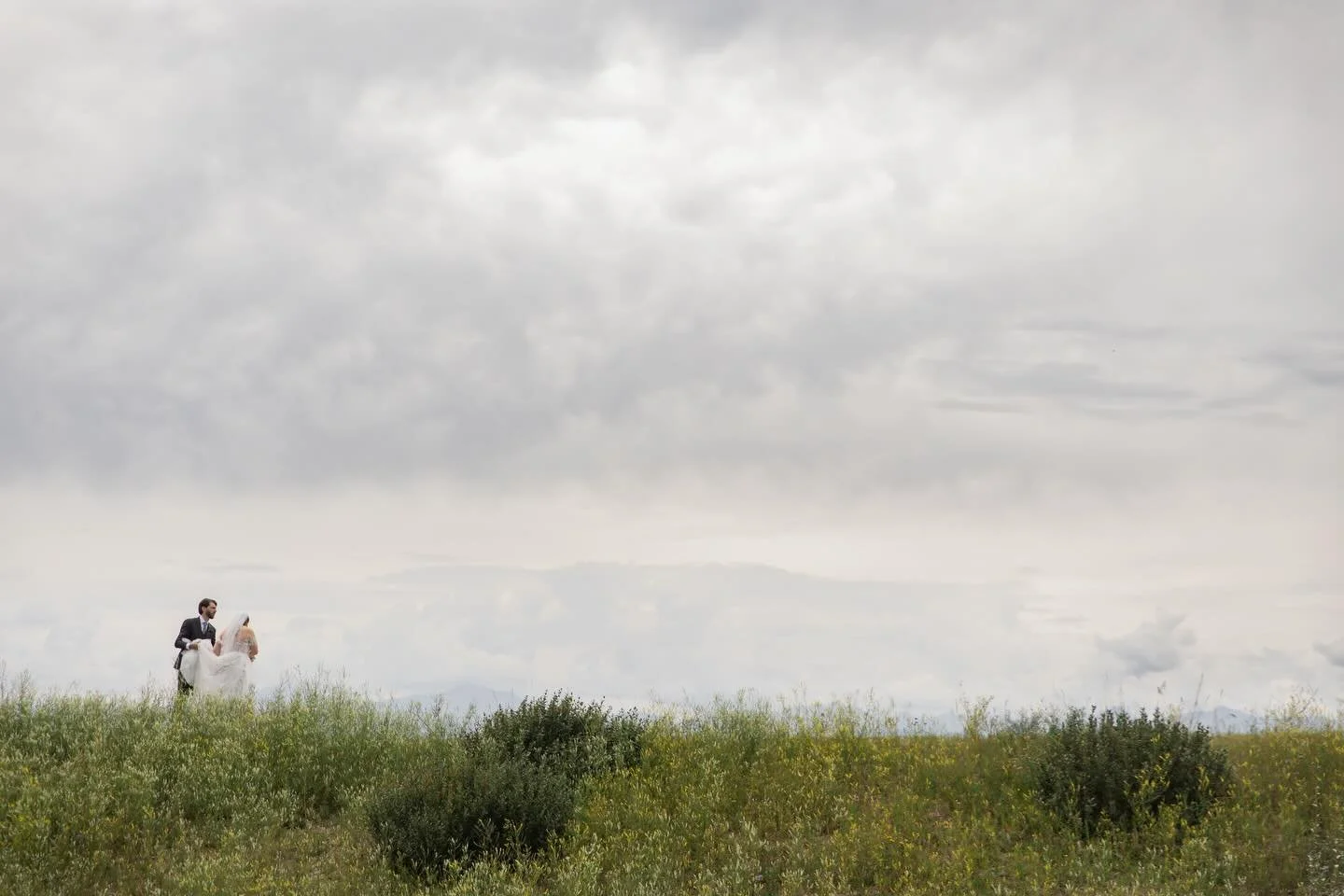 When you choose a location for your photos, especially your wedding, you do so with intention.  When it&rsquo;s as incredible as this spot, we make sure to show it off. 

@willow_hill_lodge