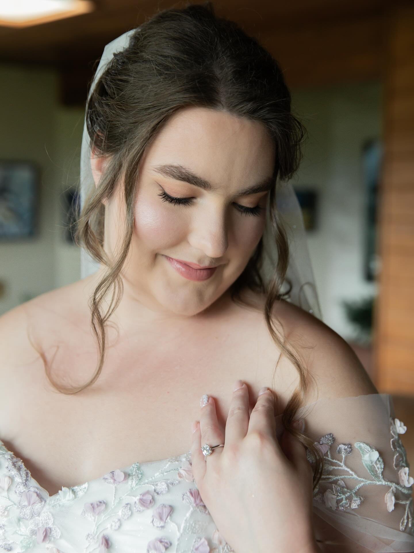 Planning your wedding and wondering about getting ready photos? 

The answer is yes. Always yes. 

This is the time when I capture moments like this. You, anticipating, preparing, nervous, excited and putting the final touches on all the planning you