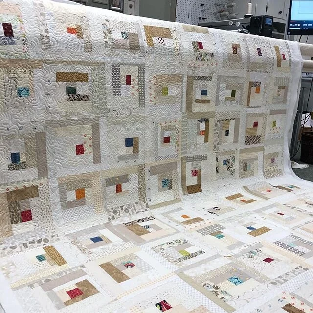 There is something intriguing and fun about a quilt that is named &ldquo;Wonky&rdquo;! This Wonky Log Cabin by @piecesofbritt was made using LOTS of scraps sewn together randomly with no precision cutting or piecing......but look how beautiful it is!