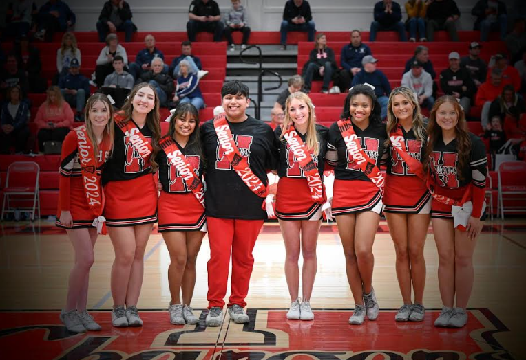 Hamilton Cheer Bids Farewell to Seniors