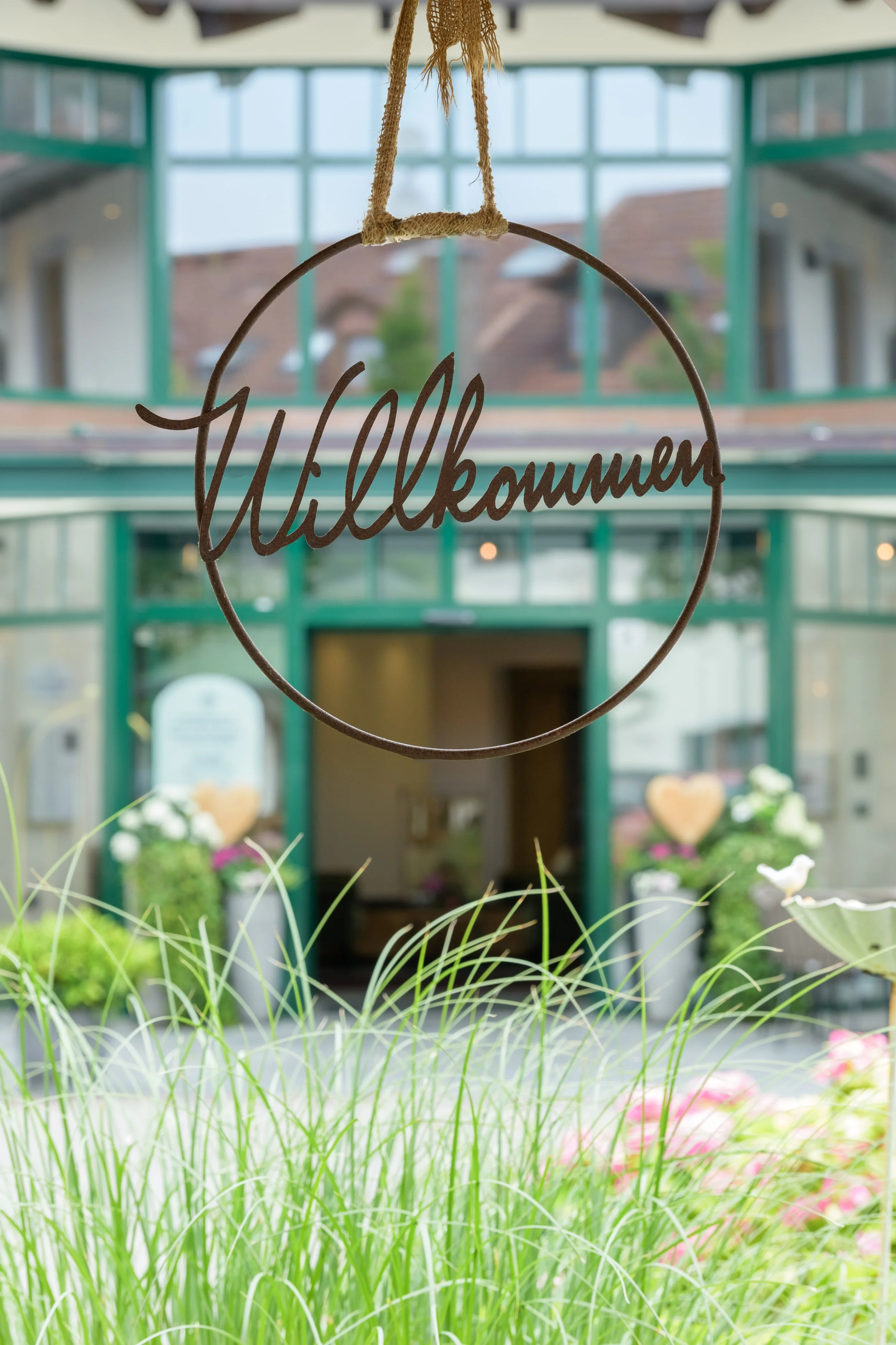hotel-obermaier-traditionell-familaer-willkommen-eingang-muenchen.jpg