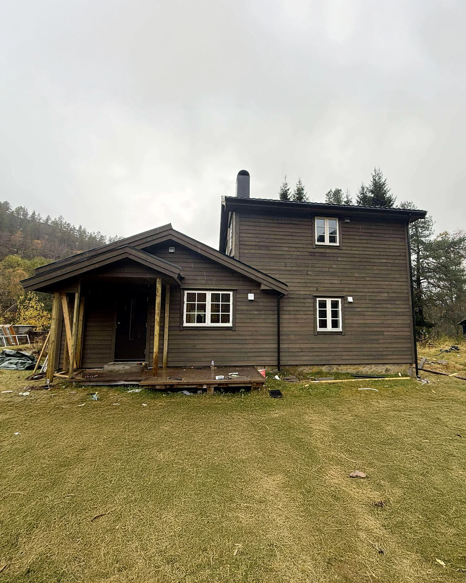 Etter ➡️ f&oslash;r! Fasadefornying p&aring; ei hytte p&aring; Solfonn 🔥