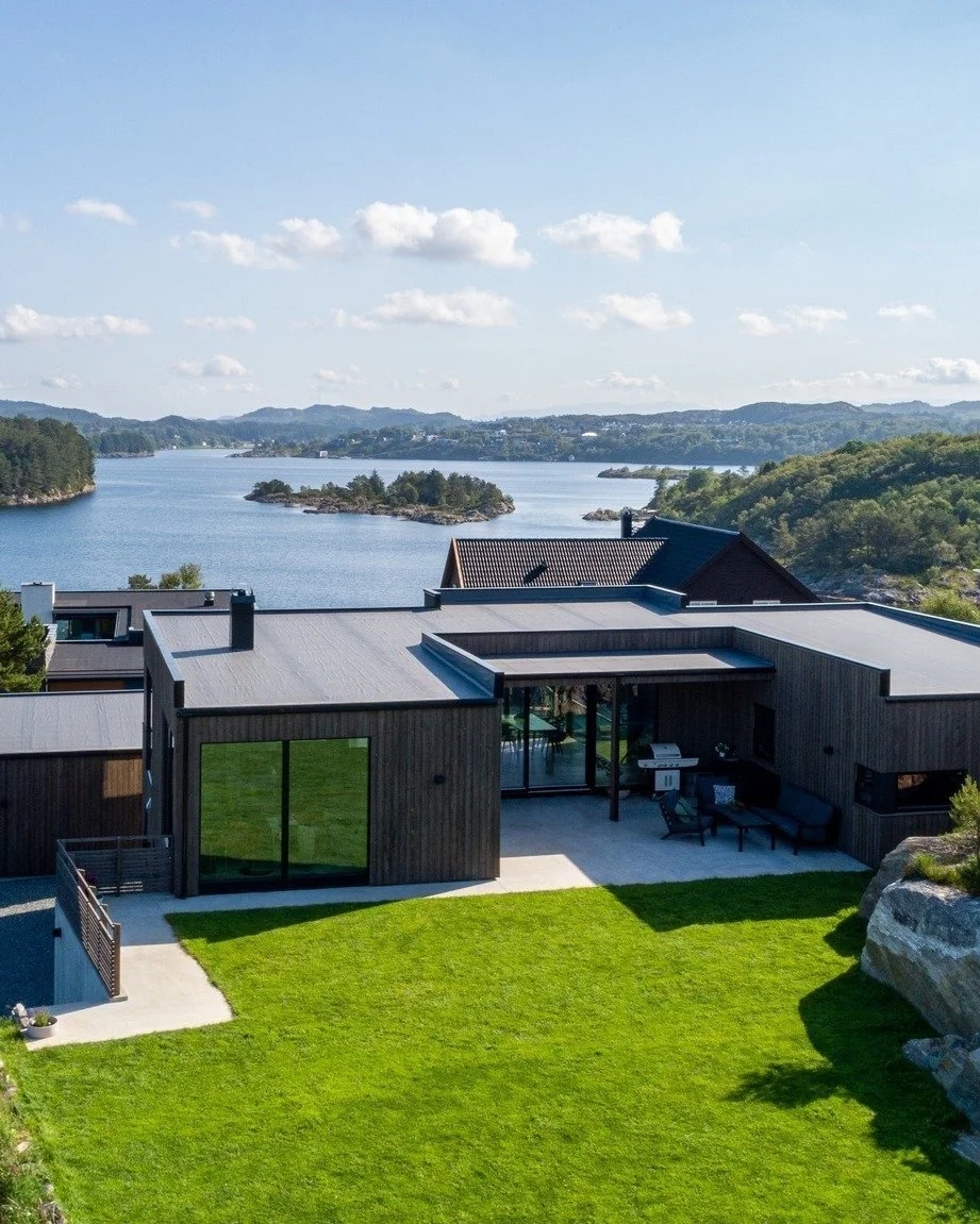 Fastpris gir trygghet og forutsigbarhet. Her er hvorfor mange velger det! 🏡💰

1️⃣ Full kontroll: Du vet n&oslash;yaktig hva prosjektet koster og hva som leveres.
2️⃣ Effektivt og p&aring;litelig: Reduserer risikoen for forsinkelser.
3️⃣ Mindre stre