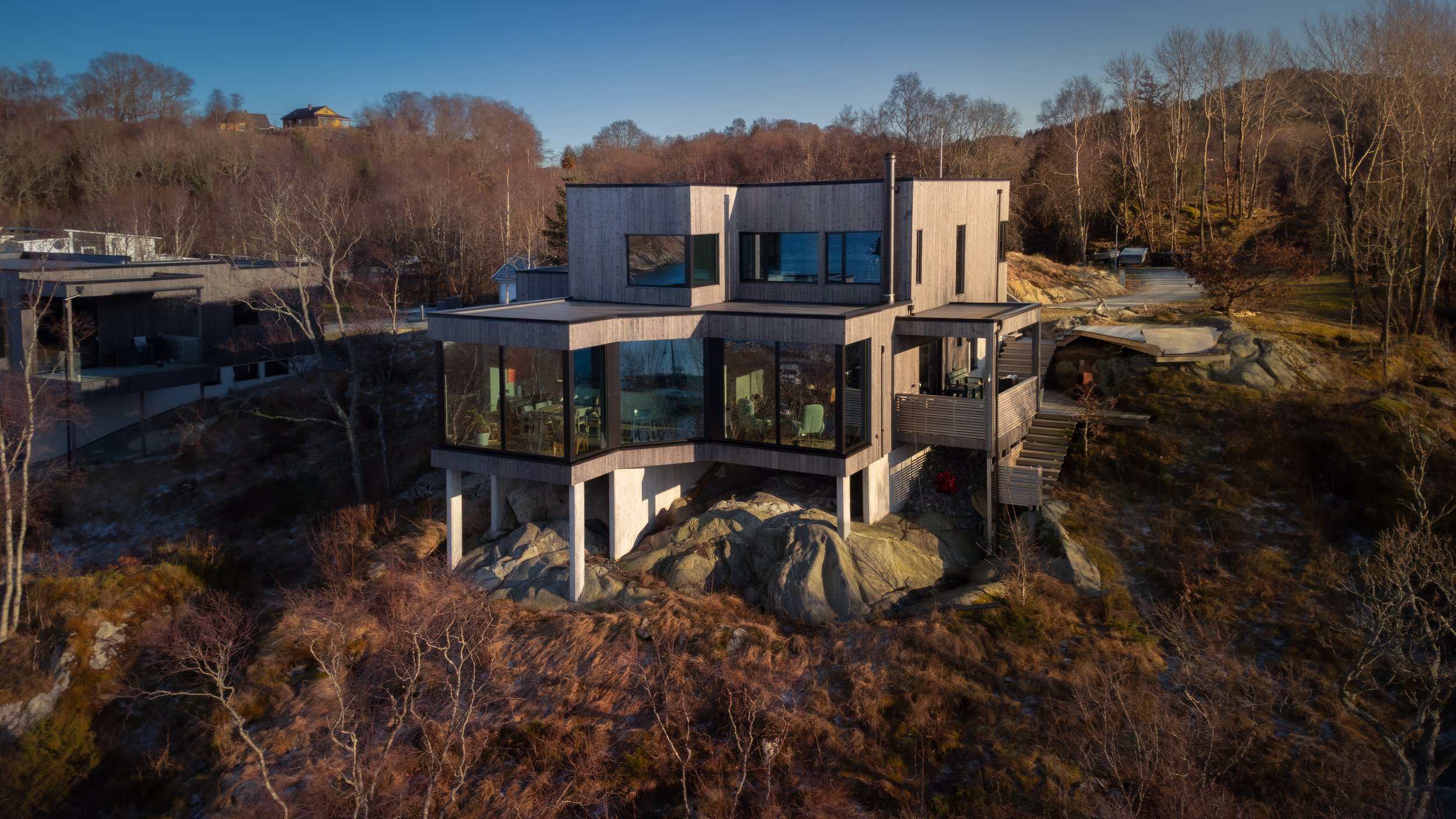 Funkisbolig som spiller på lag med terrenget