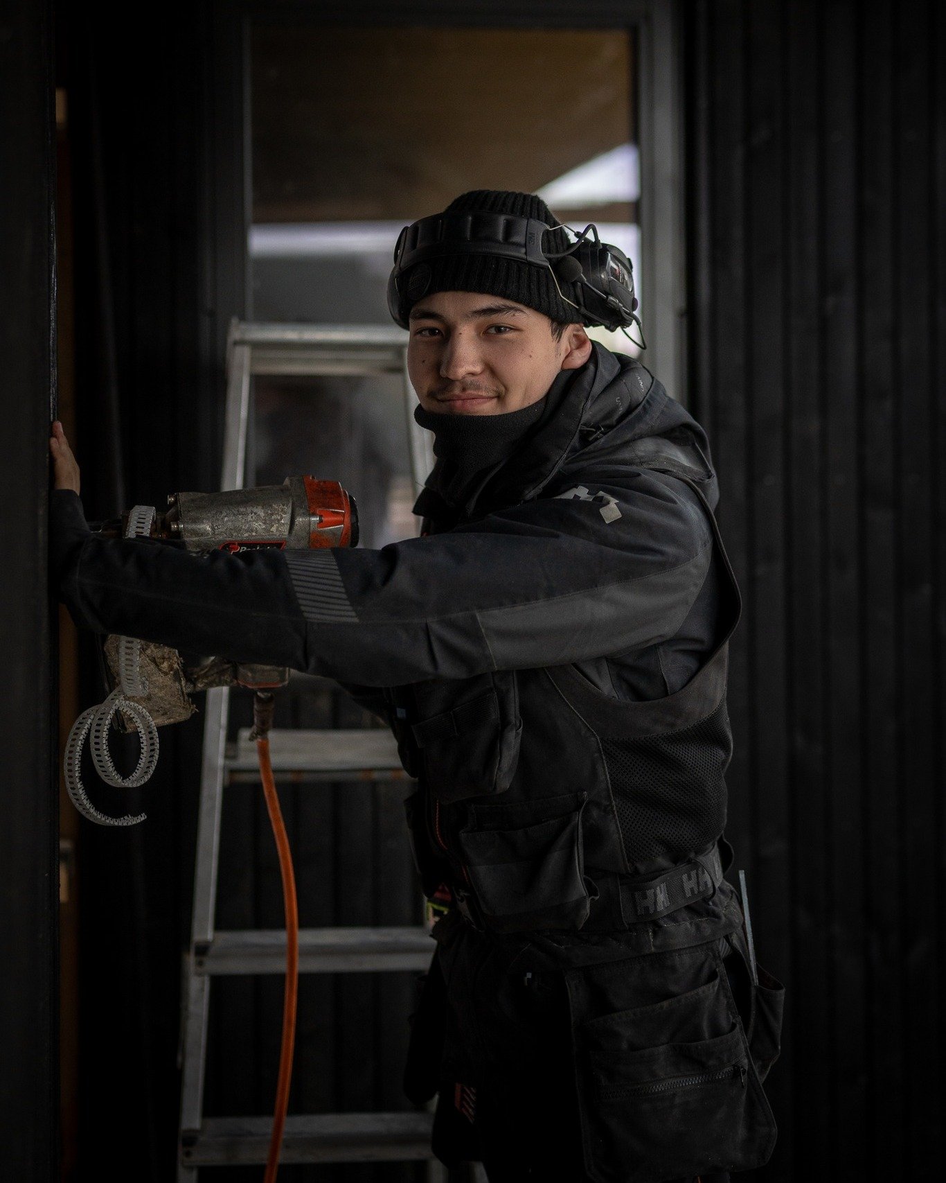 Si hei til l&aelig;rling Andreas! 👷&zwj;♂️

Han startet hos oss i oktober og skal v&aelig;re en del av Byggdetalj de neste fire &aring;rene.

For Andreas er det motiverende &aring; f&aring; f&oslash;lge et prosjekt helt fra start til ferdig bolig, o