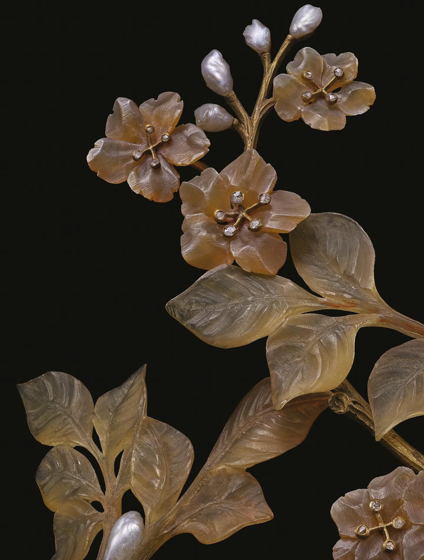 The eternal pursuit of beauty. The most stunning private collection of historical jewelery, , the collection of Kazumi Arikawa, published by @styleanddesignflammarion 📸Nils Herrmann