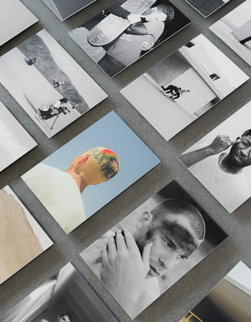Cet été à LOS ANGELES…! 
Exposition « Ten Years Of Sovrn Skateboards » par @axlsouetre @sovrnskateboards 
#exposition #losangeles #photographer #skaterboard #people #sovrn #photography #summer #barb