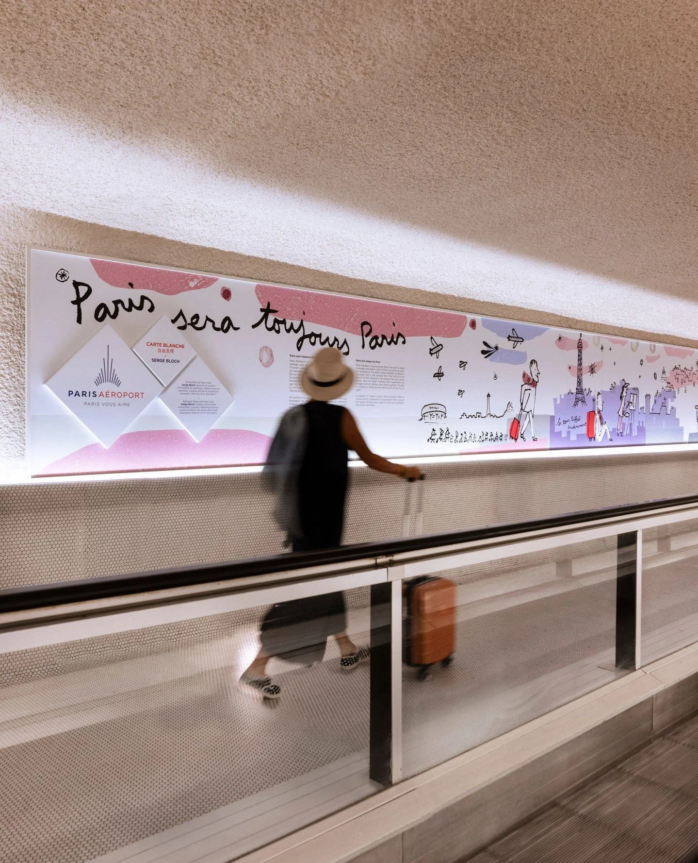 ✈️ Paris aéroports x Serge Bloch & Yukiko Noritake 
Deux artistes de l'équipe, @yukiko.noritake et @serge.bloch ont été choisis par @parisaeroport pour être exposés dans les longs couloirs du Terminal 1