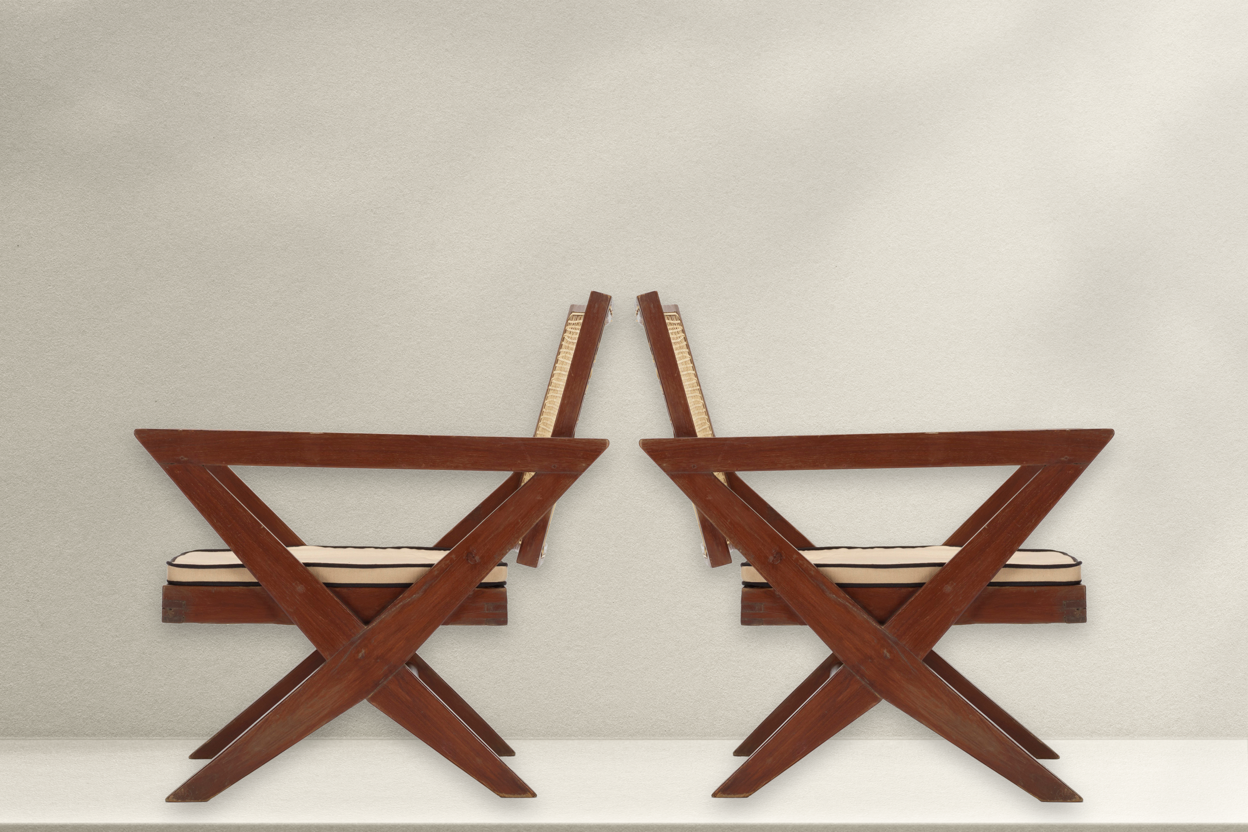 alexis-dupont-jeanneret-easy-armchairs-cross.png