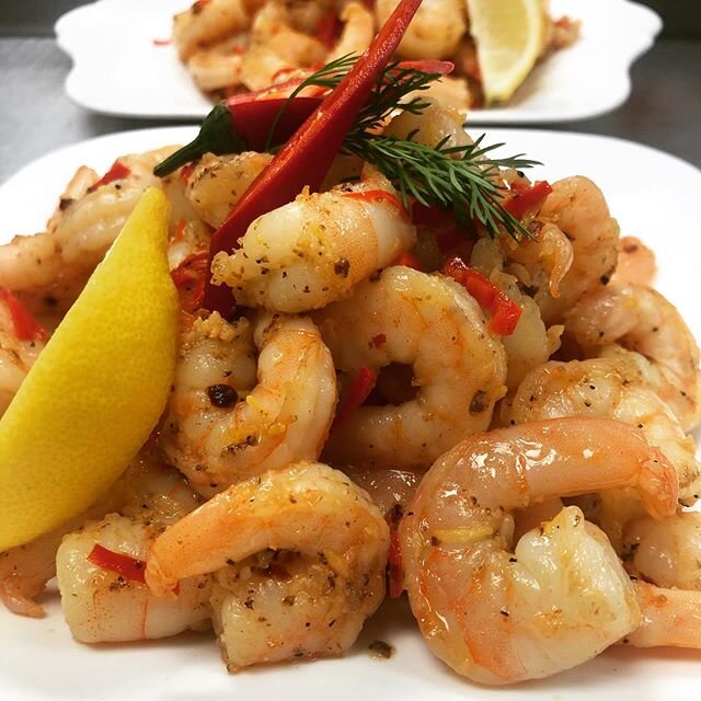 Have you tried our marinated griddled king prawns with lemon and chilli? They&rsquo;re a client favourite 😋

#food #foods #foodie #foody #foodstagram #foodphotography #foodblogger #foodblog #eat #eats #buffet #canape #yummy #catering #caterer #londo