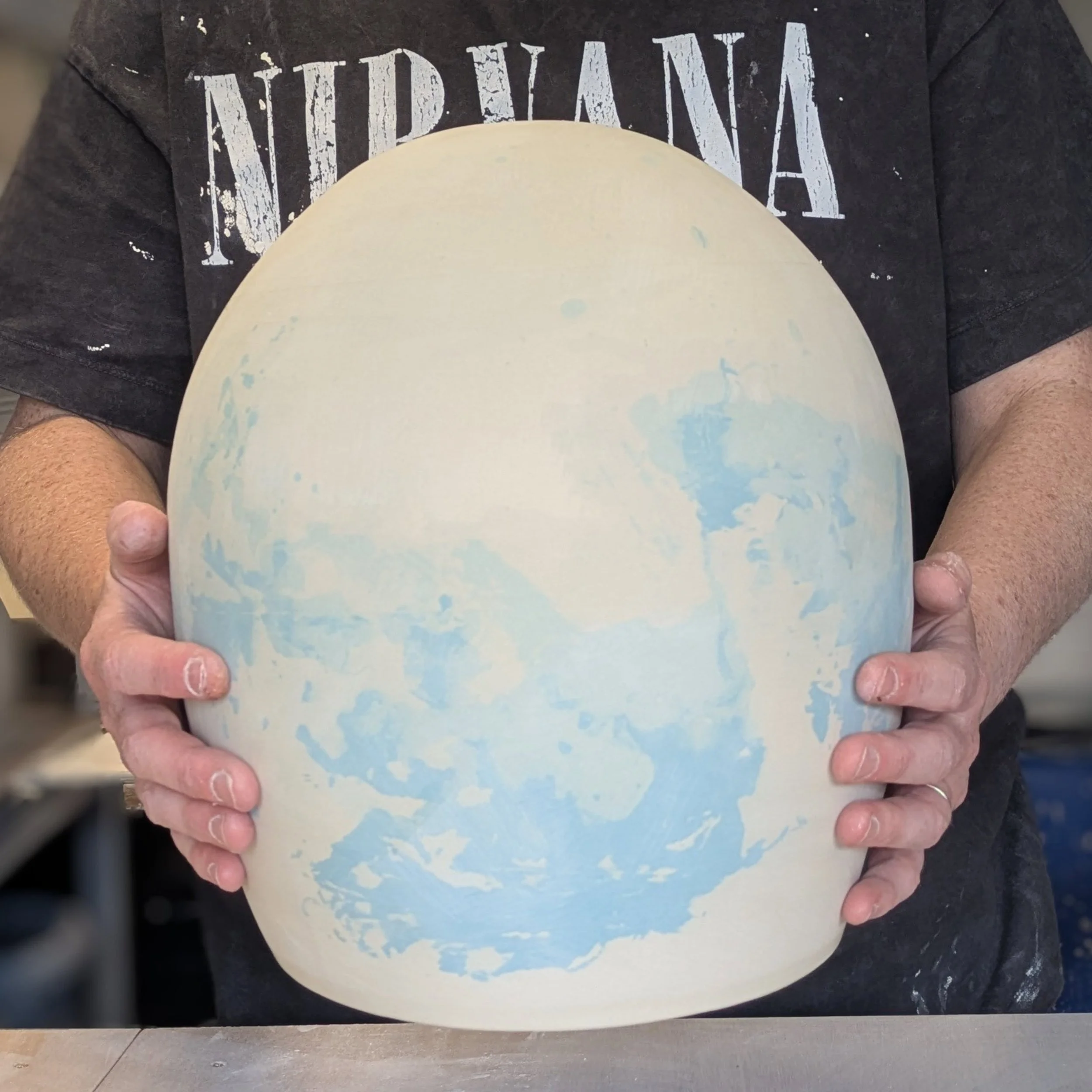 Go BIG or go home, right?

I went big. This size has been waiting in the side lines for a while. For confidence, for time, for a strong back (!) And the first casts have come out this week.

Grateful for a commission to bring this to life. I loved ho