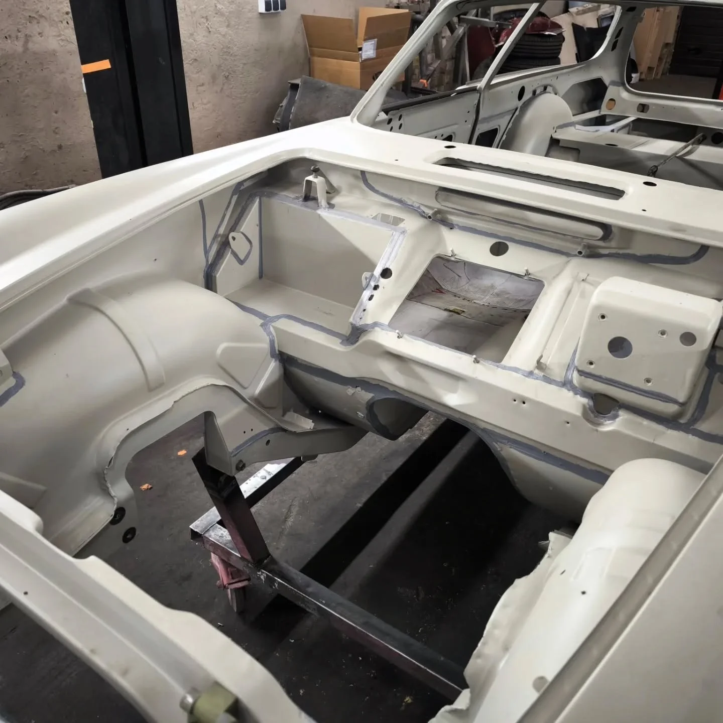 Good coat of epoxy primer, seam sealing and off to the paint prep it goes.
#volvop1800 #volvo1800es #1800es #1800s #1800e #oldvolvo #rustrepair #panelbeater #metalwork #welding #godlikeinc