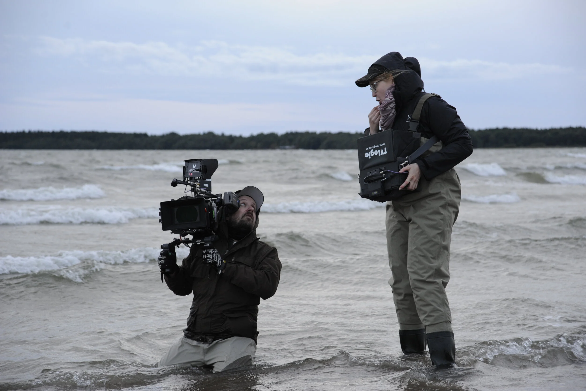 DOP Jan-Niclas Jansson and Director Hannaleena Hauru in the sea filming Thick Lashes of Lauri Mäntyvaara in Pori