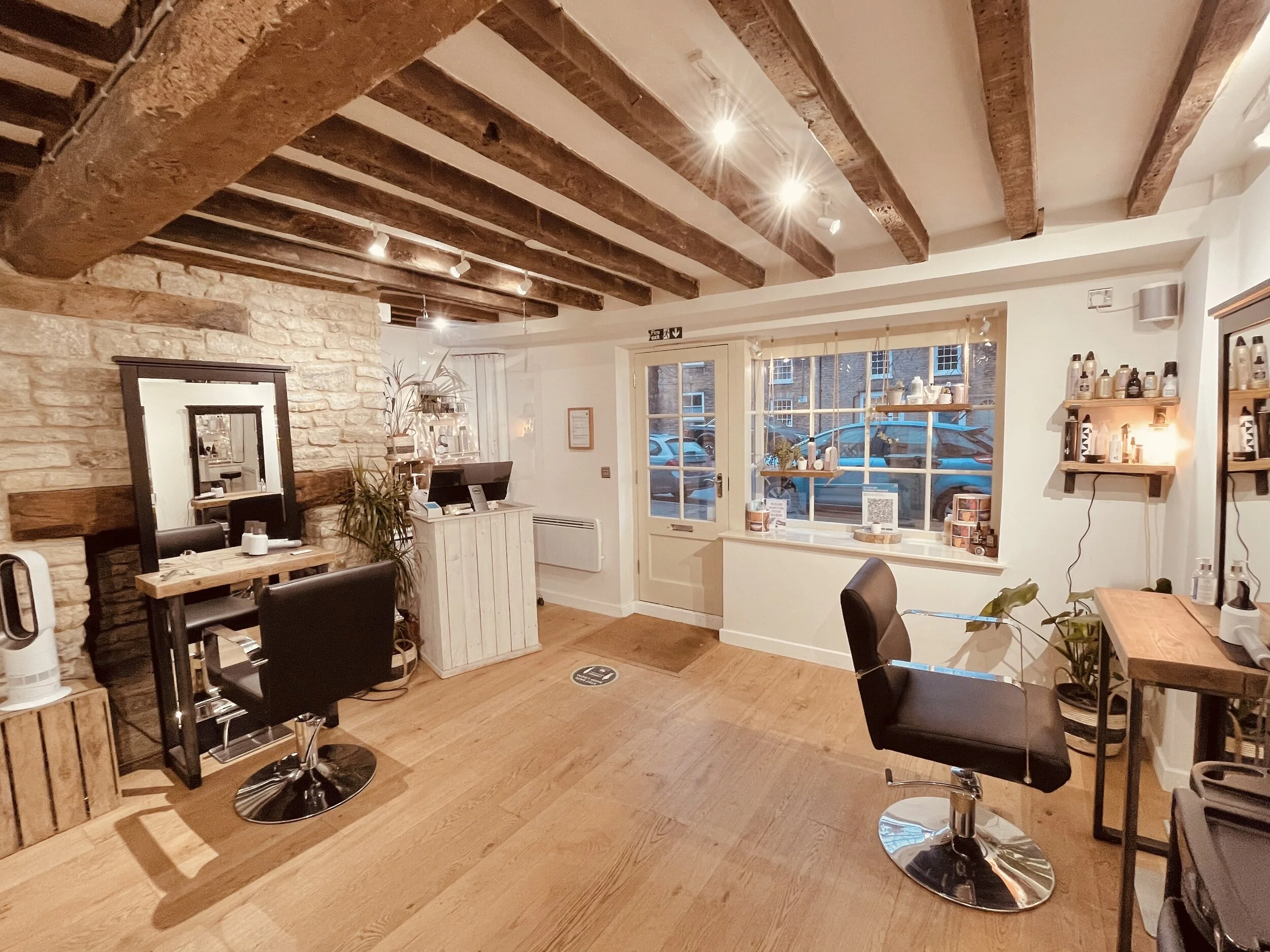 Verve & Virtue Hairdressing Hair Salon Witney, Oxfordshire