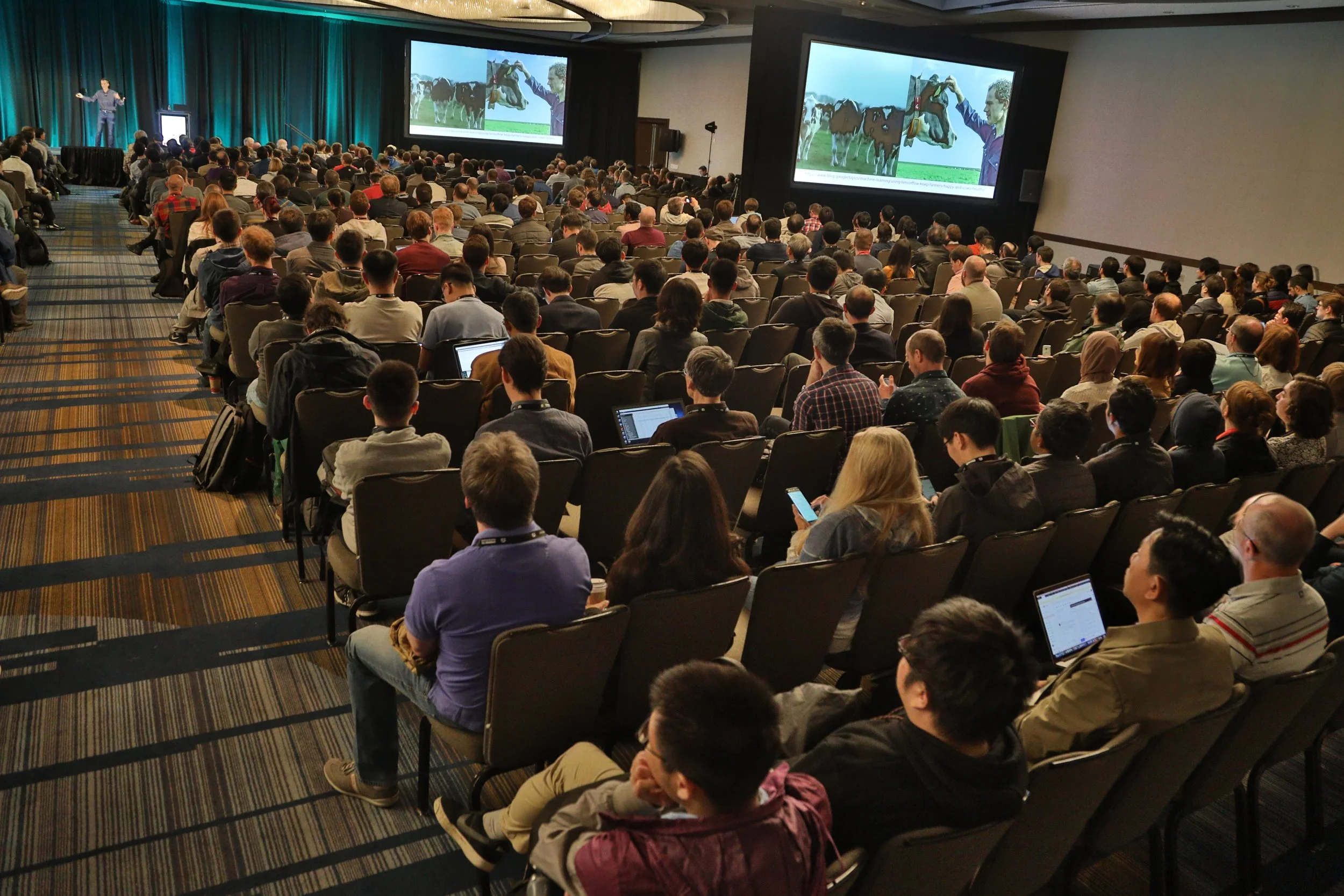 The_Web_Conference_2019_May_15,_7_38_09_AM.jpg