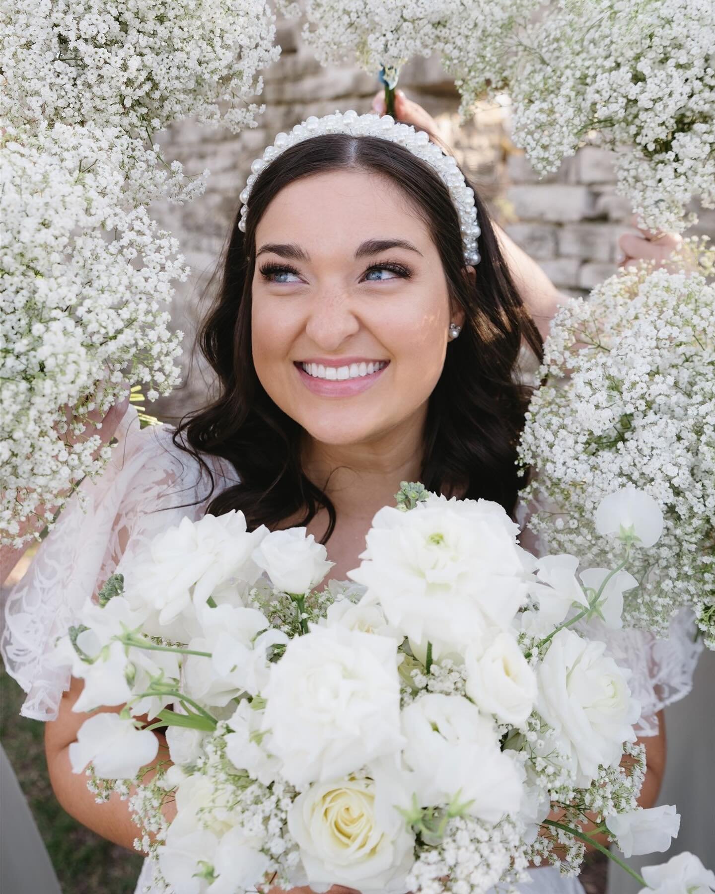 I can&rsquo;t get over how GORGEOUS Meghan looked on her wedding day! ✨🤍😍