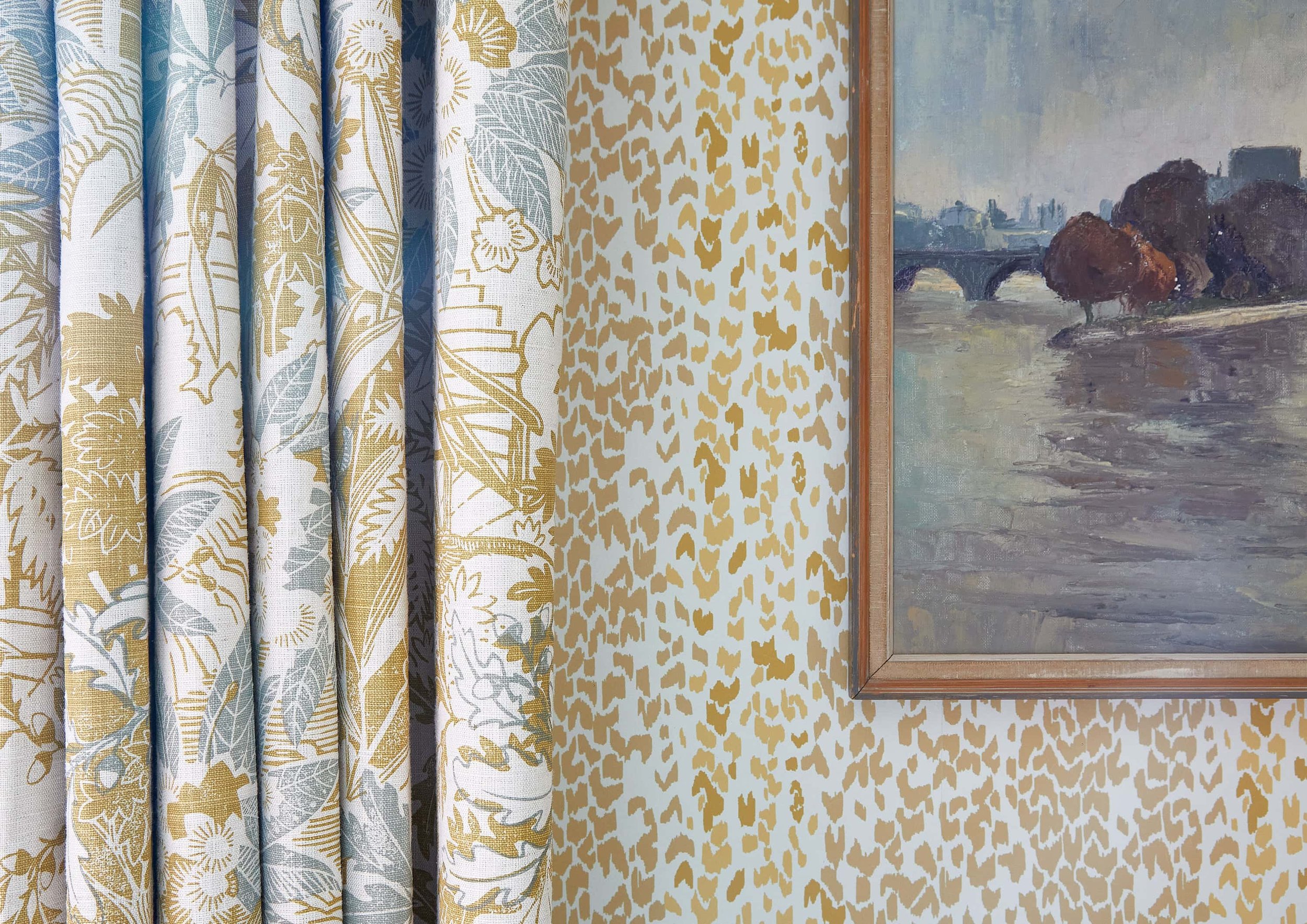 Guest-Room-Art-and-Curtain-Macfarlane-Van-der-Heul.jpg