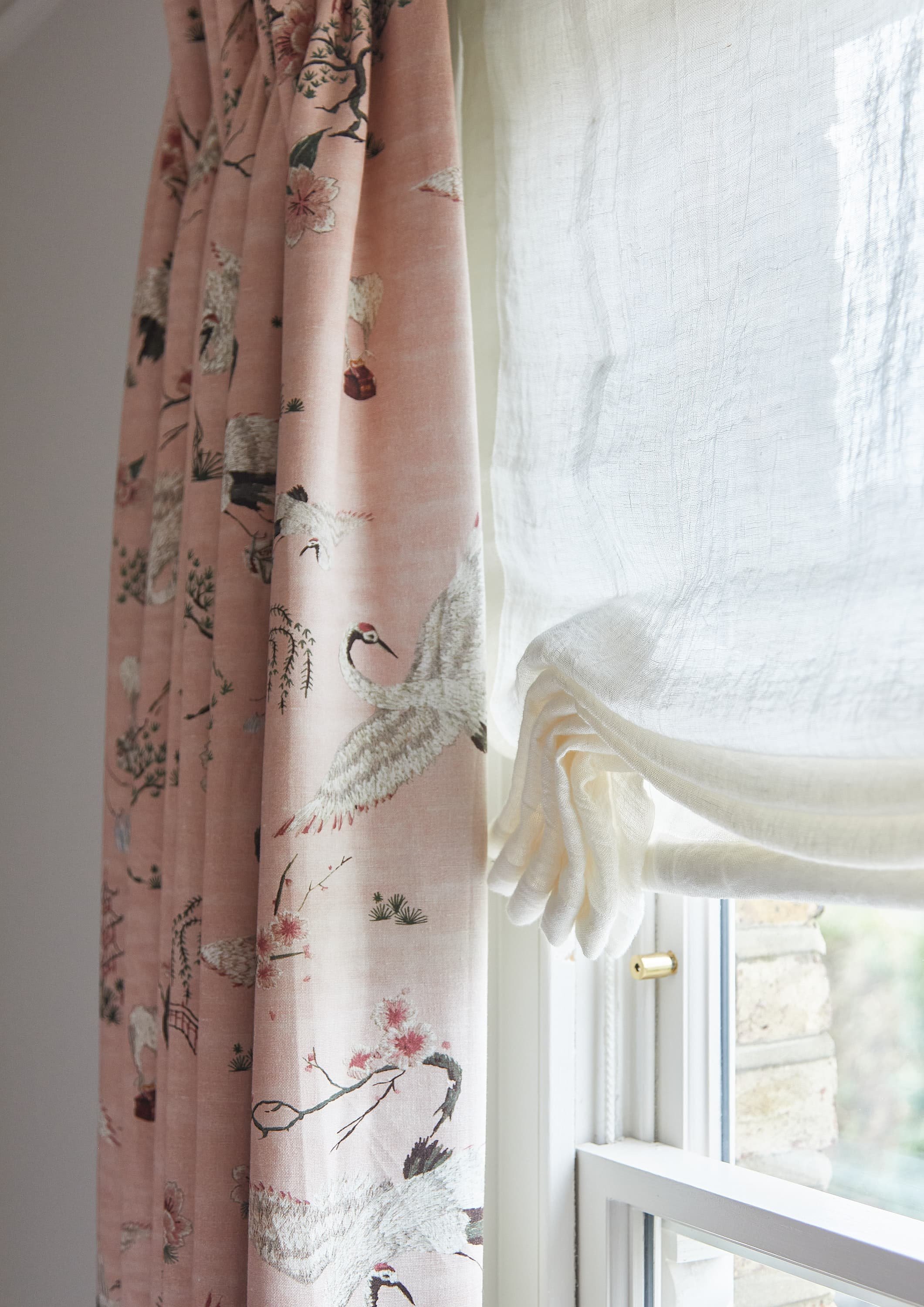 Juno-Bedroom-Curtain-Close-Up-Macfarlane-Van-der-Heul.jpg
