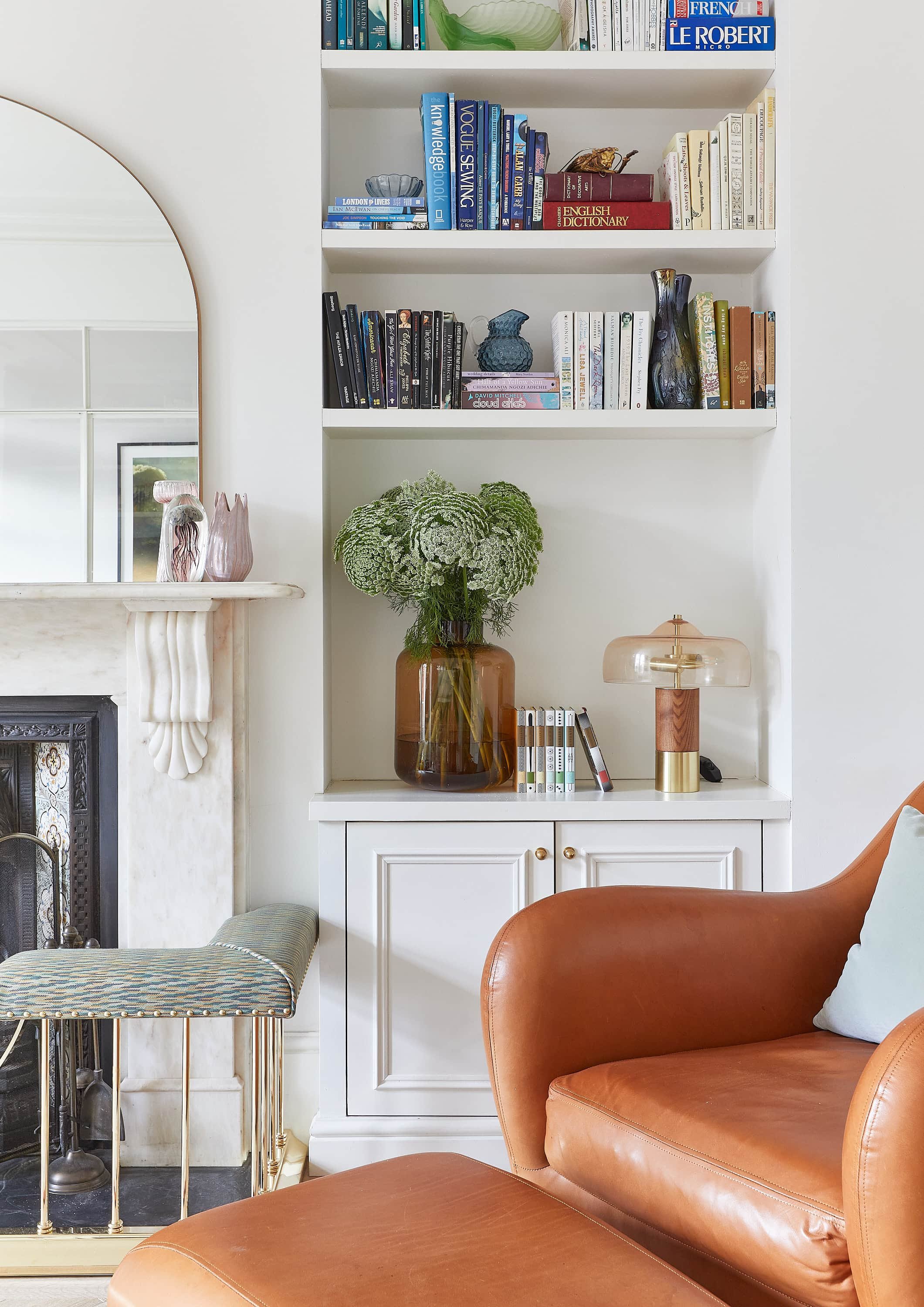 Sitting-Room-Leather-Chair-and-Shelf-Macfarlane-Van-der-Heul.jpg