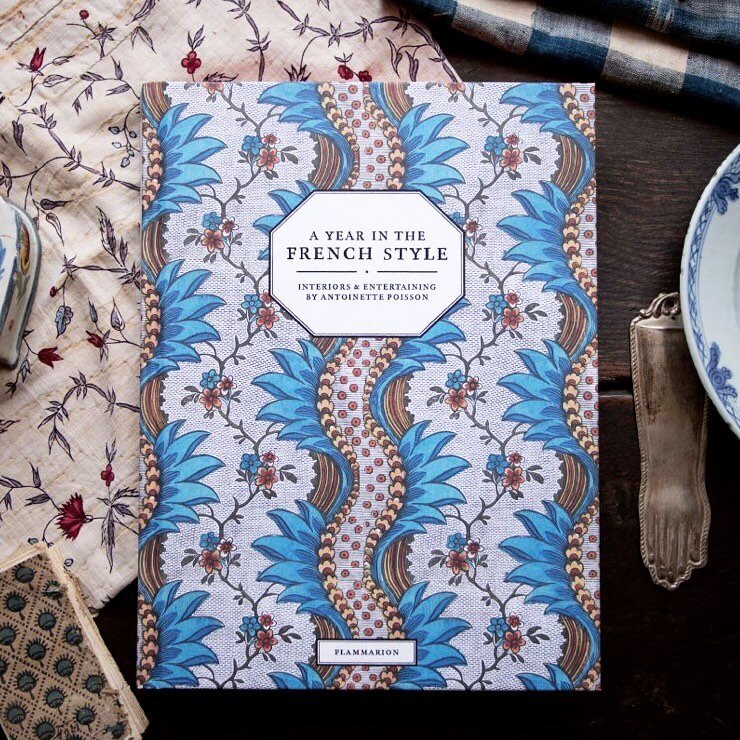 Oh this beautiful book by @antoinettepoisson has us daydreaming&hellip;in the French style! @flammarionlivres 

#designbook #antoinettepoisson #flammarion #interiors #interiordesign #interiordesigner #interiorinspiration  #interiorinspo #londoninteri