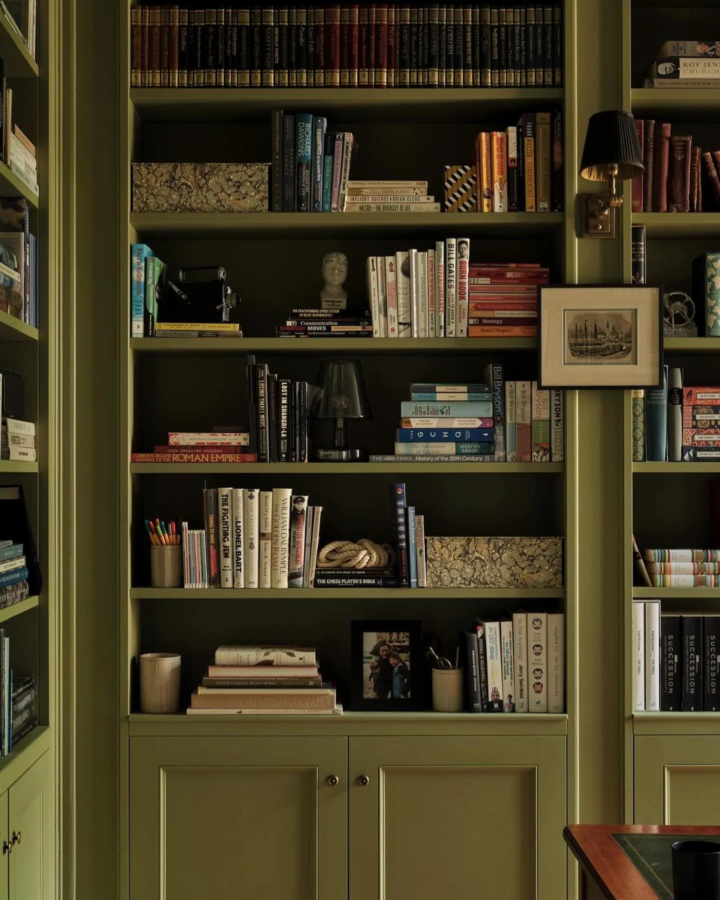 So very smart! 

A close up of the beautiful bookcases by @blockhousebuild in the library of our Mapesbury project. 

Painted in East for Trees by @coatpaints. 

Photography by @astridtemplier.

#joinery #joinerydesign #bookcase #greendecor #interior