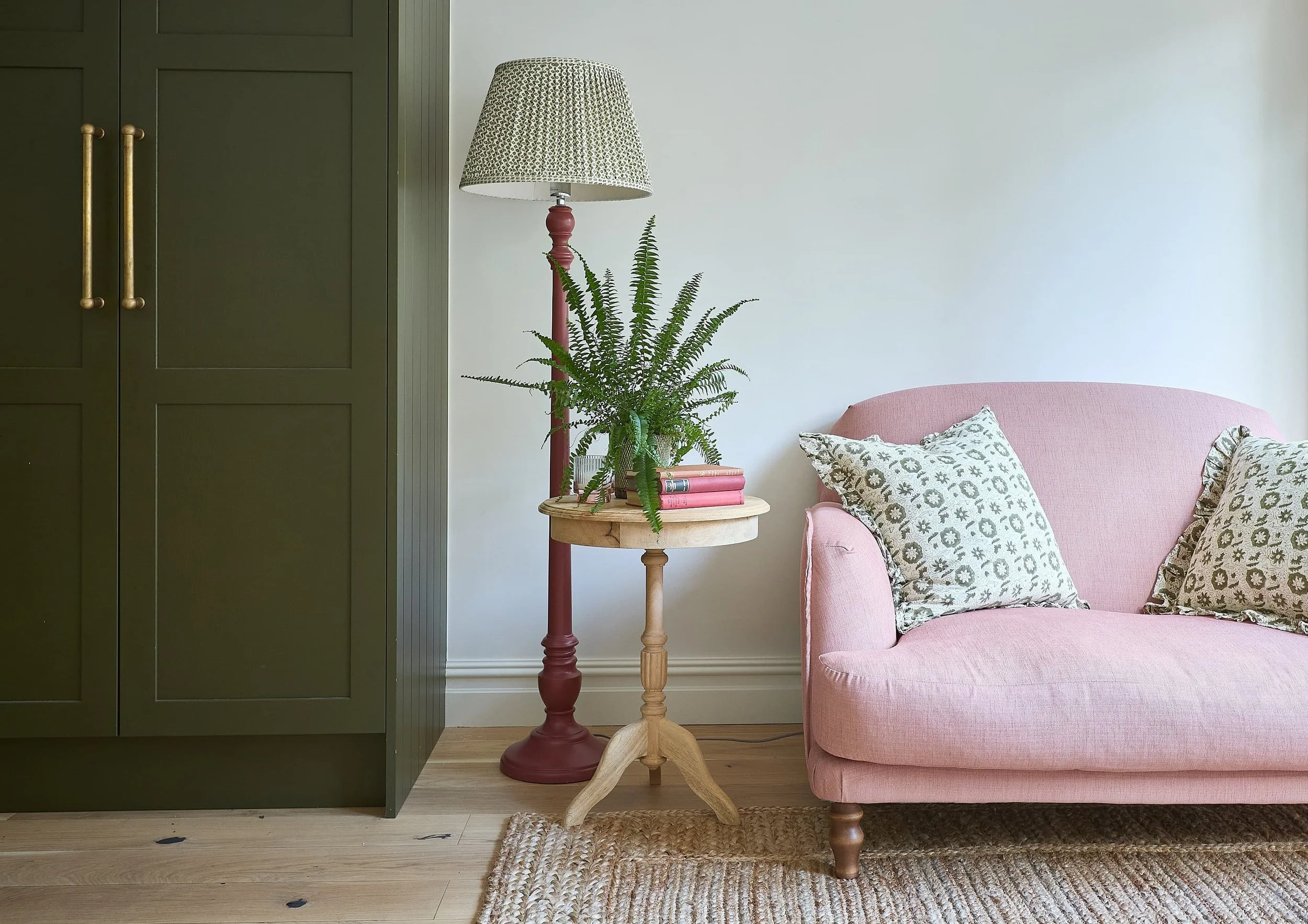 Kitche-Sofa-Sidetable-Macfarlane-Van-Der-Heul.jpg