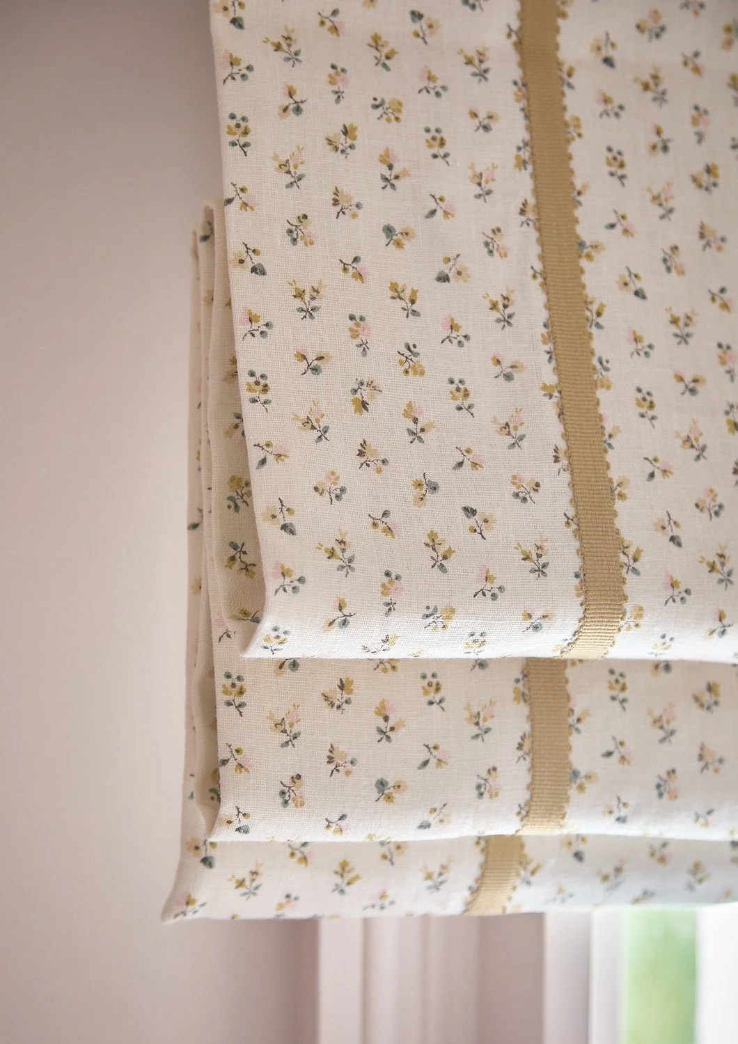 GirlsRoom-Detail-Blind-Macfarlane-Van-Der-Heul.jpg