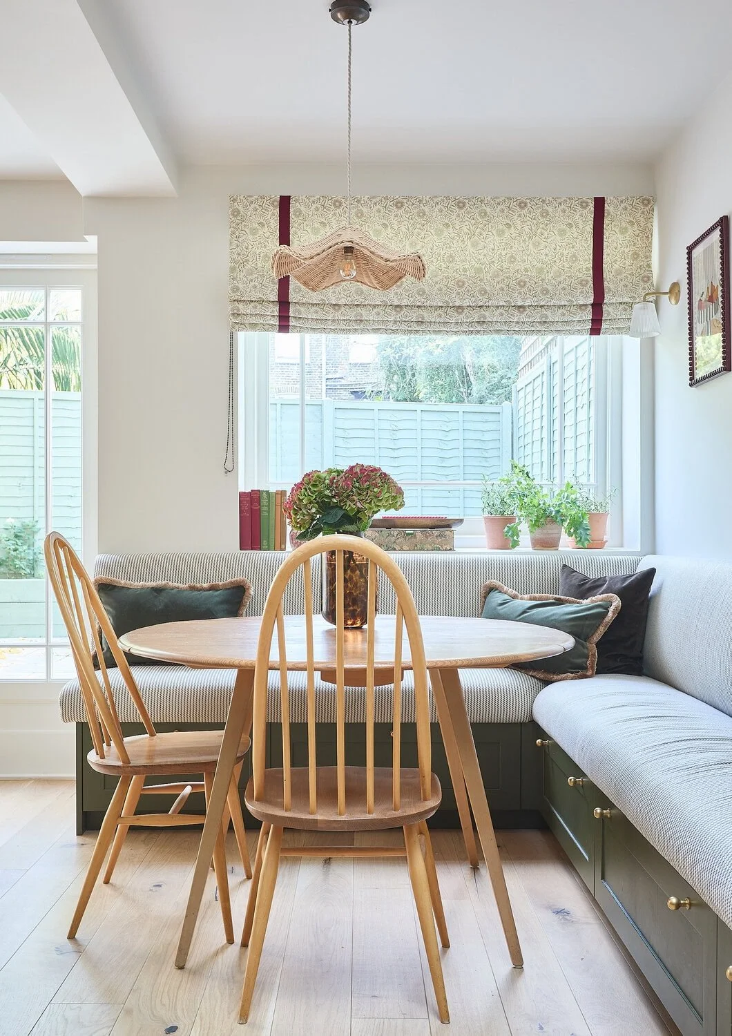 Kitchen-Banquette-Dining-Table-Macfarlane-Van-Der-Heul.jpg