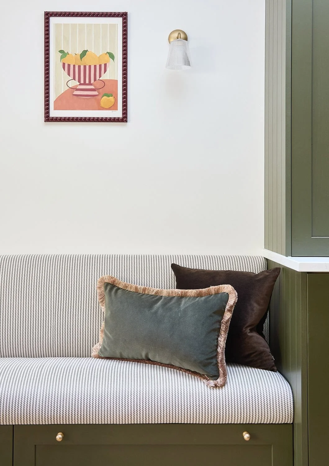Kitchen-corner-banquette-cushions-Macfarlane-Van-Der-Heul.jpg