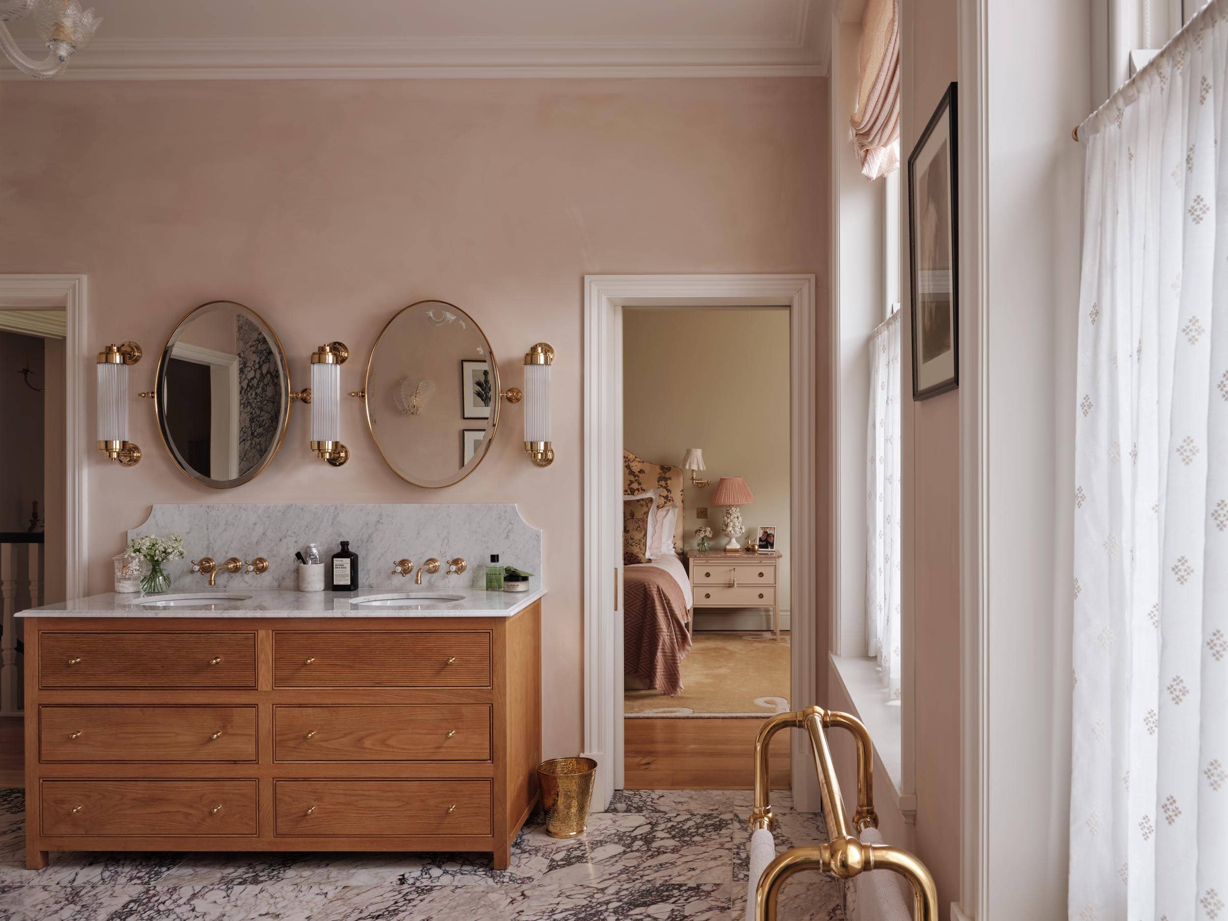 Bathroom-vanity-unit-Macfarlane-Van-Der-Heul-MvdH.jpg