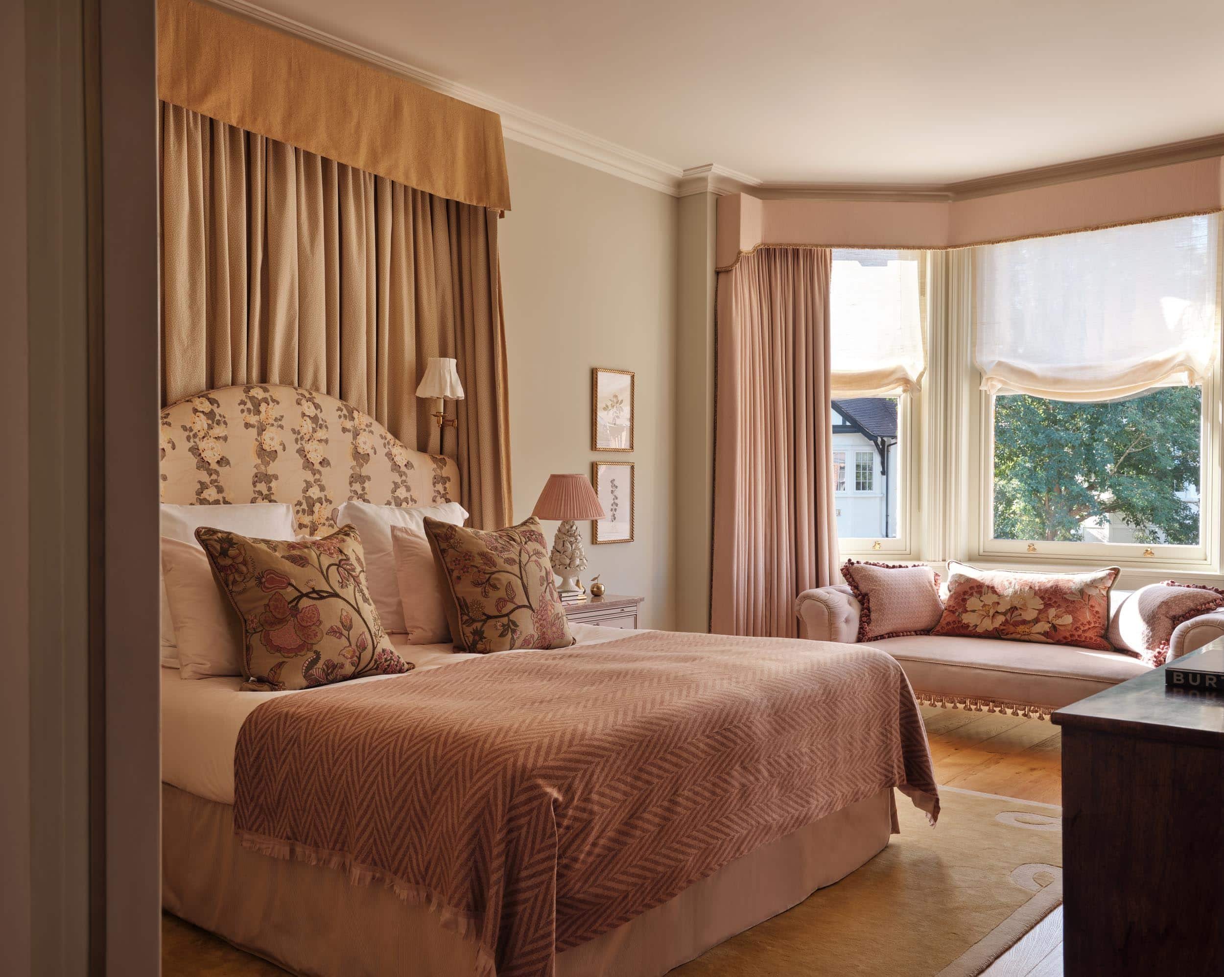 Bedroom-Sofa-Macfarlane-Van-Der-Heul-MvdH.jpg