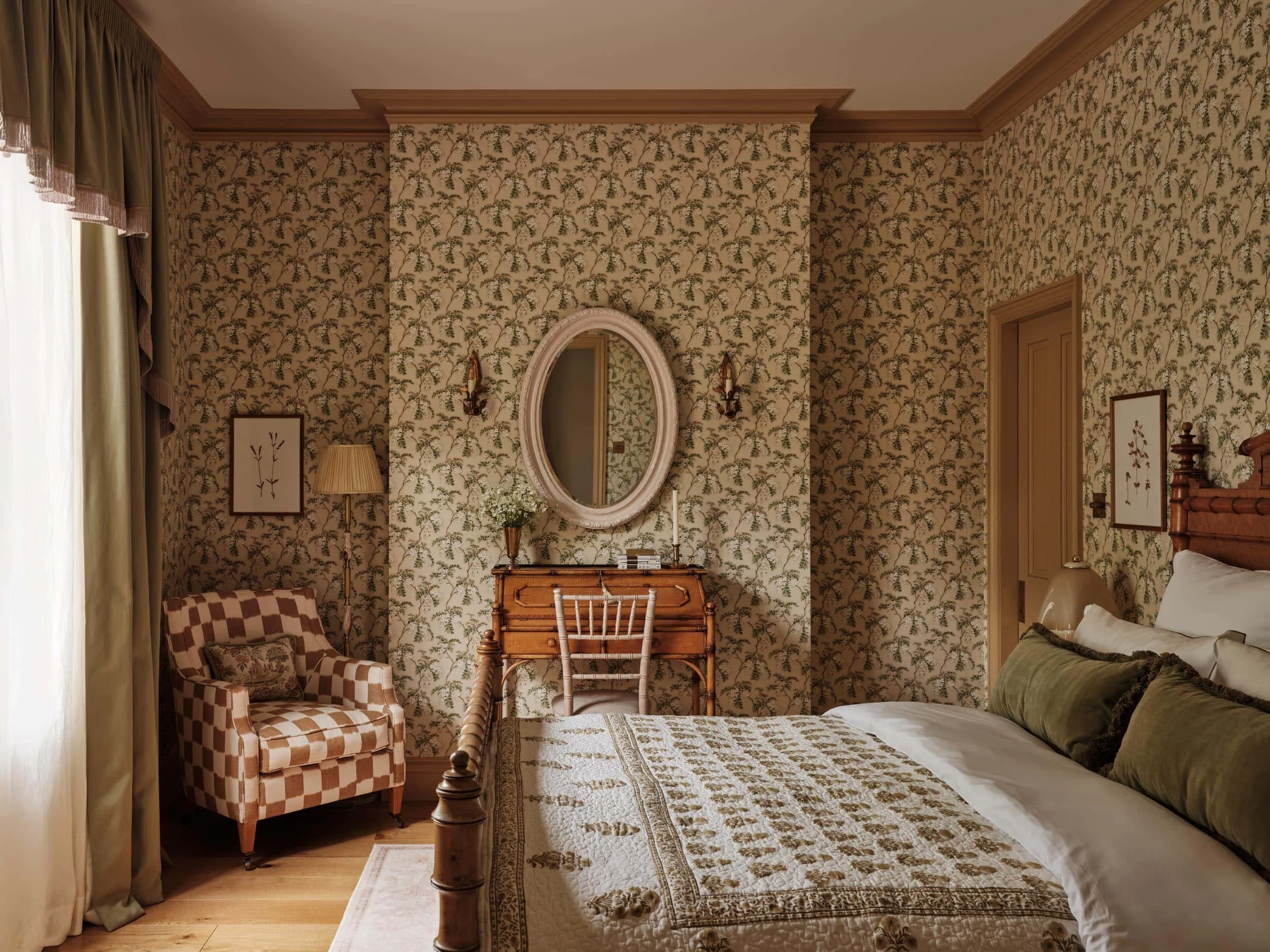 Guest-Bedroom-Mirror-Macfarlane-Van-Der-Heul-MvdH.jpg