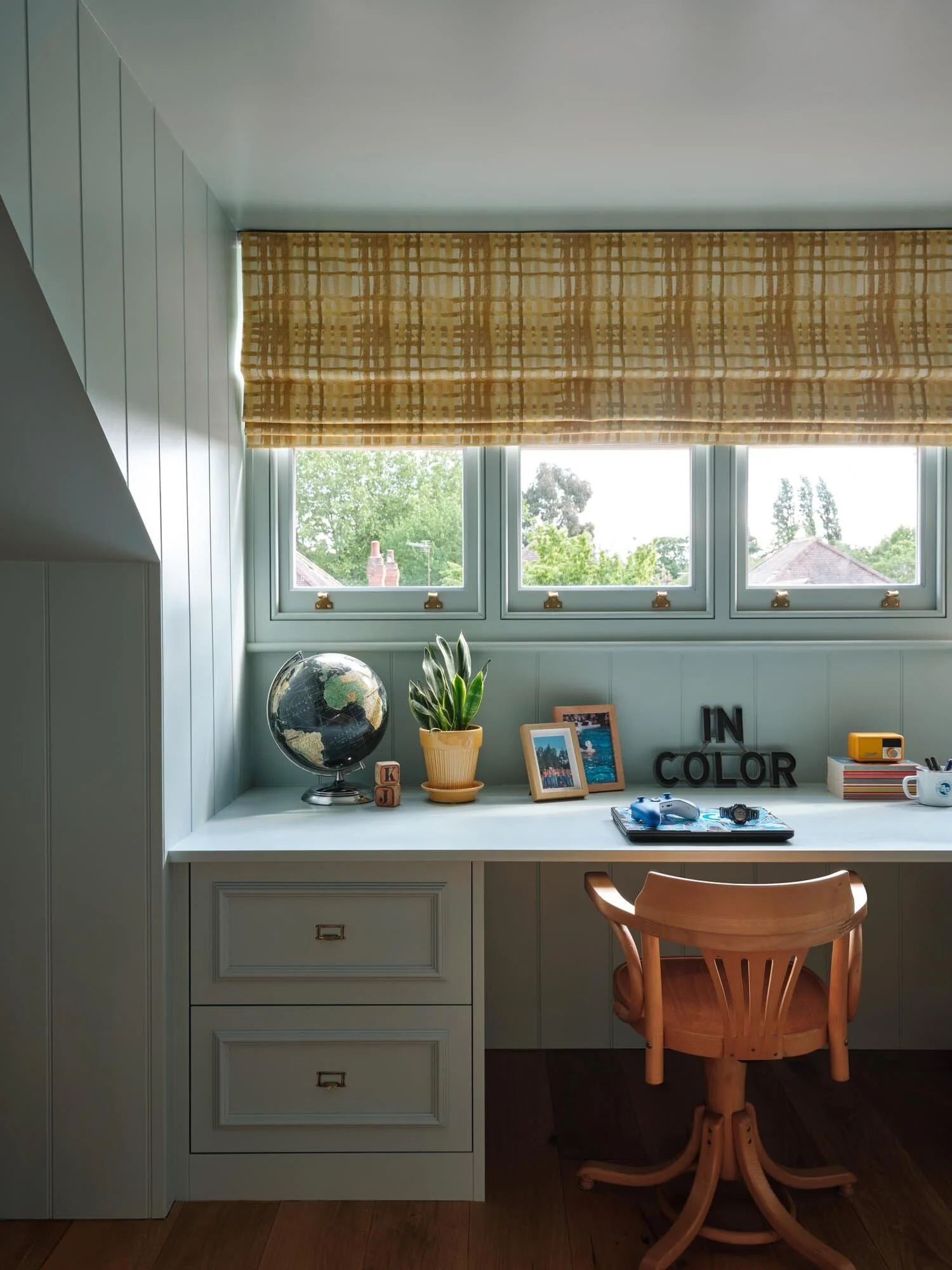 Boys-Room-Desk-Macfarlane-Van-Der-Heul-MvdH.jpg