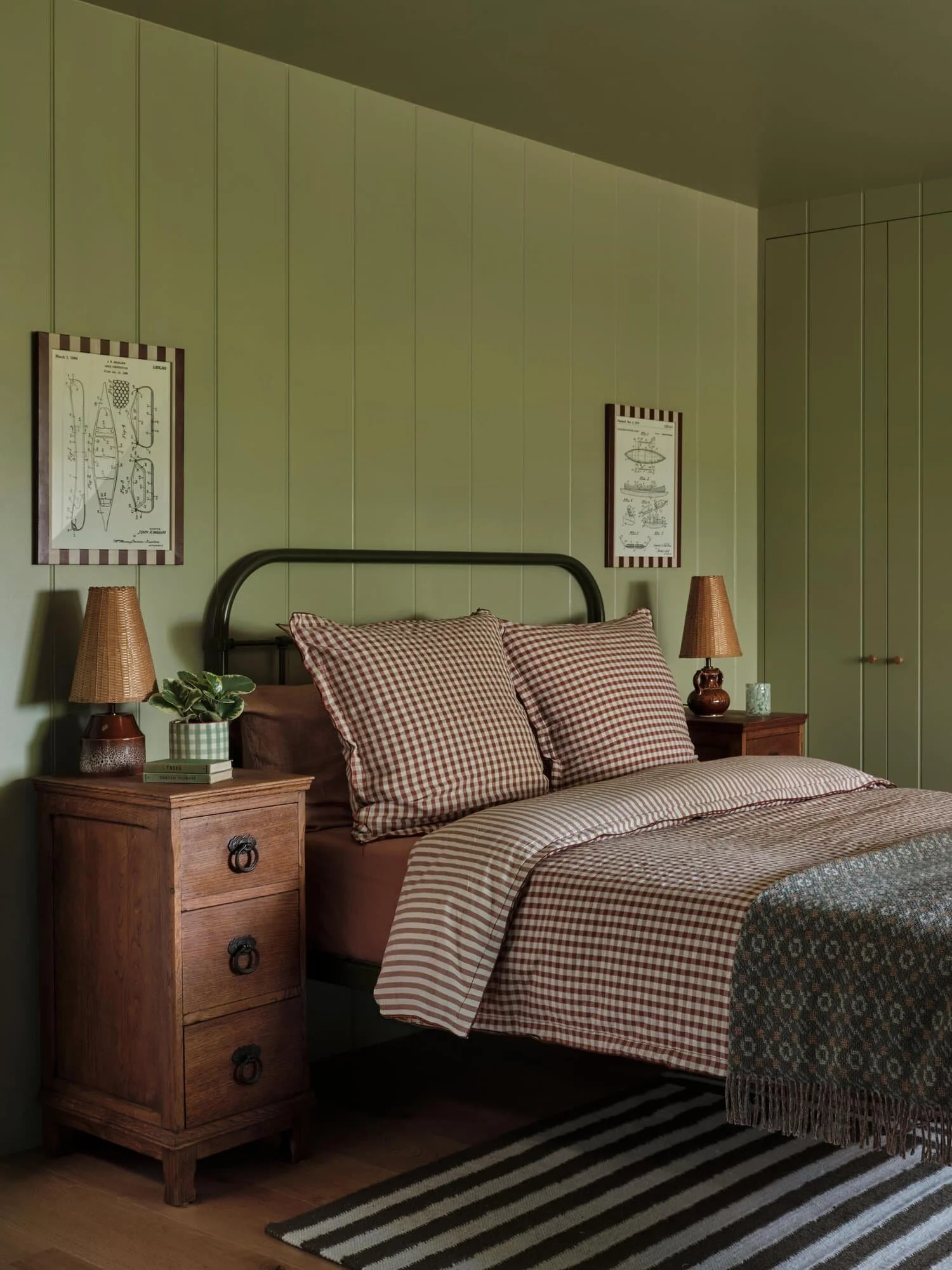 Boys-Room-Green-Bed-Macfarlane-Van-Der-Heul-MvdH.jpg
