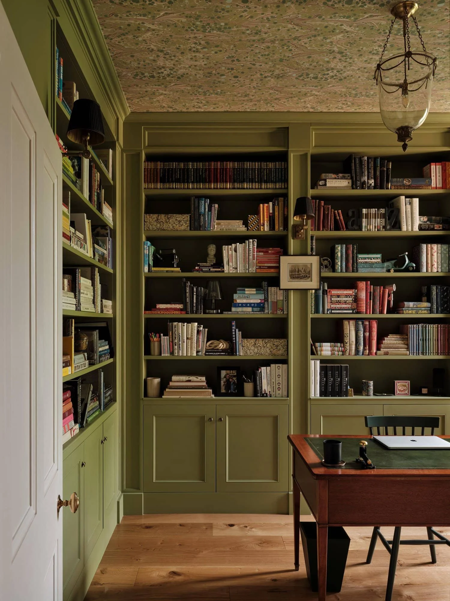 Office-Bookcase-Wallpaper-Ceiling-Macfarlane-Van-Der-Heul-MvdH.jpg