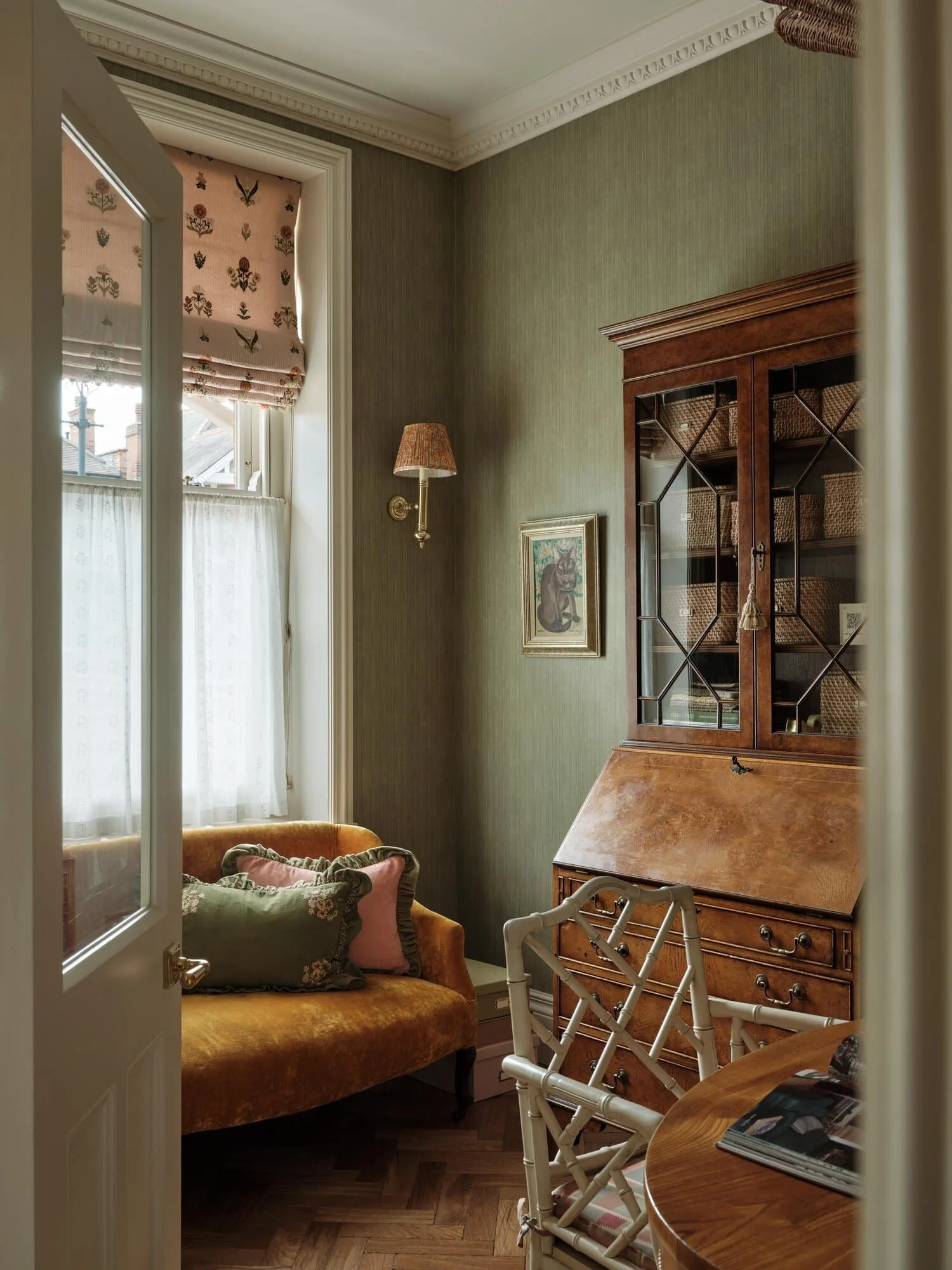 Office-Sofa-Cabinet-Macfarlane-Van-Der-Heul-MvdH.jpg