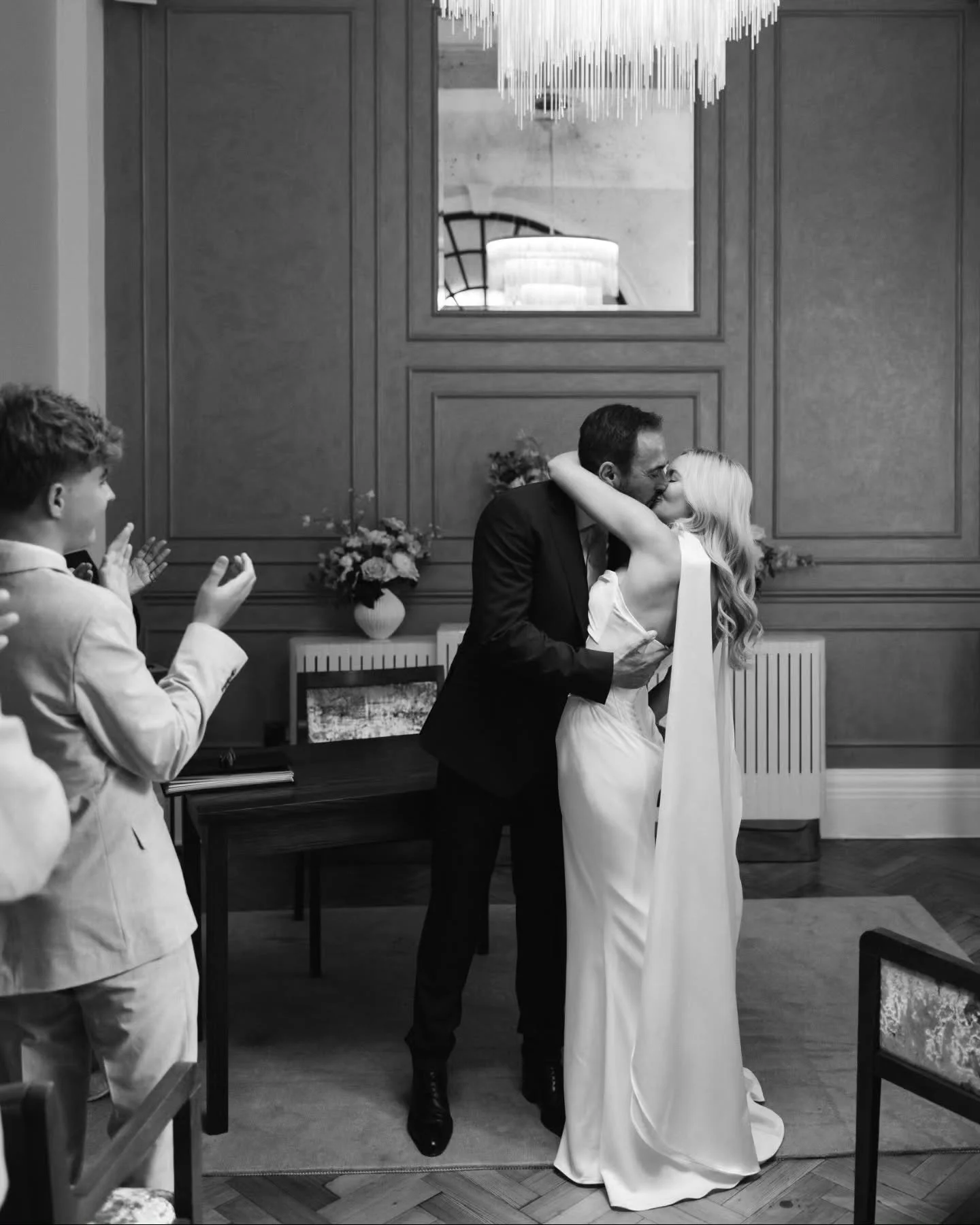 Some more of this gorgeous Chelsea Town Hall wedding 🖤

Still can't get over that dress 🖤

@claridgeshotel 
@marrymeinchelsea 
@the_ivy_collection
@madewithlovebridal
@theluxeoccasion
@fleurdelacouture
@madeline.cueto.film
@jessica_henrick1

#londo